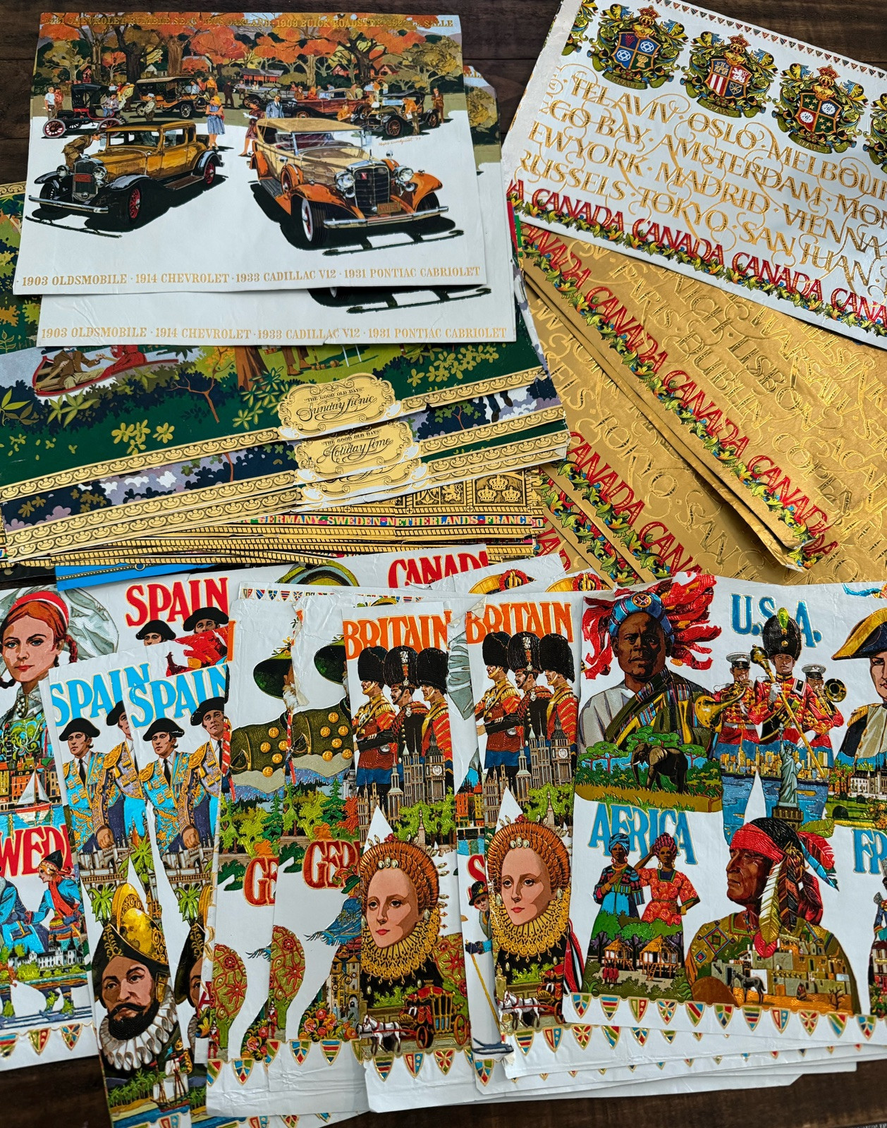 Vintage Canadian Club Whiskey Holiday Gift Box Wrapping Paper 1970’s Colorful