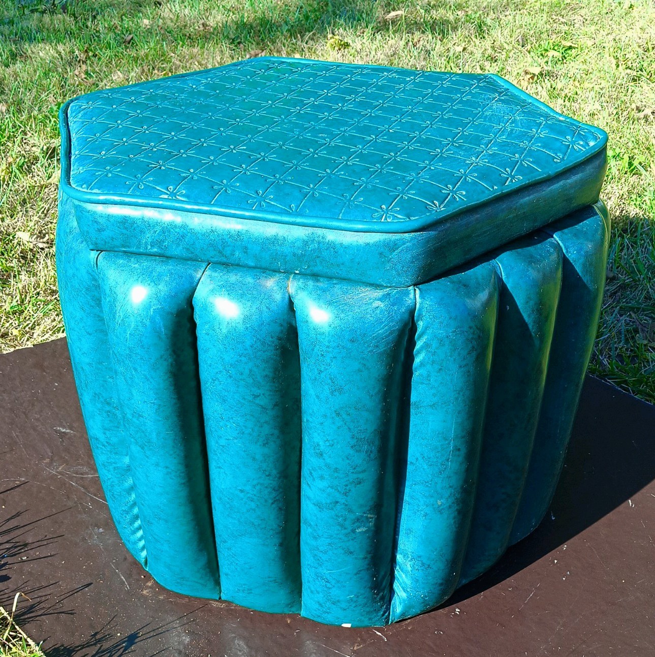 RIDICULOUSLY RARE MID-CENTURY SIX-SIDED FLIP LID STOOL vynl "PUFFY Pleats"🙆