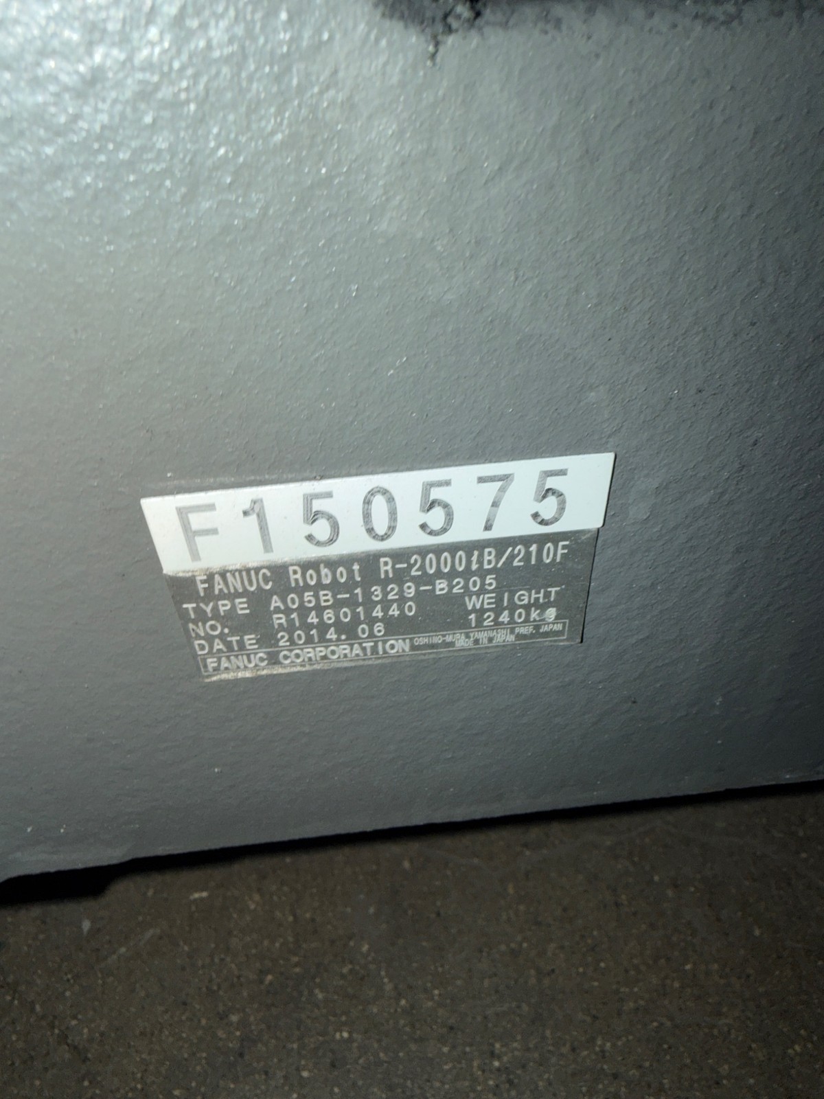 FANUC R‑2000iB/210F Complete w/ R‑30iB Controller USED