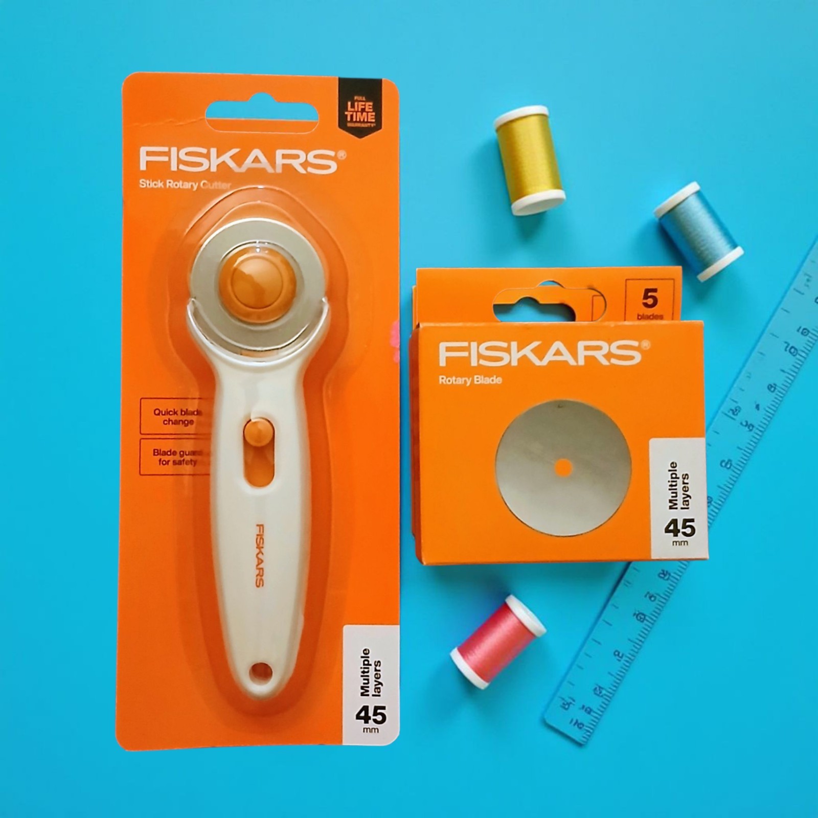 ✂️💛 Fiskars 45mm ROTARY CUTTER + Fiskars 5 Pack 45mm ROTARY BLADES REFILL 🧡🧵
