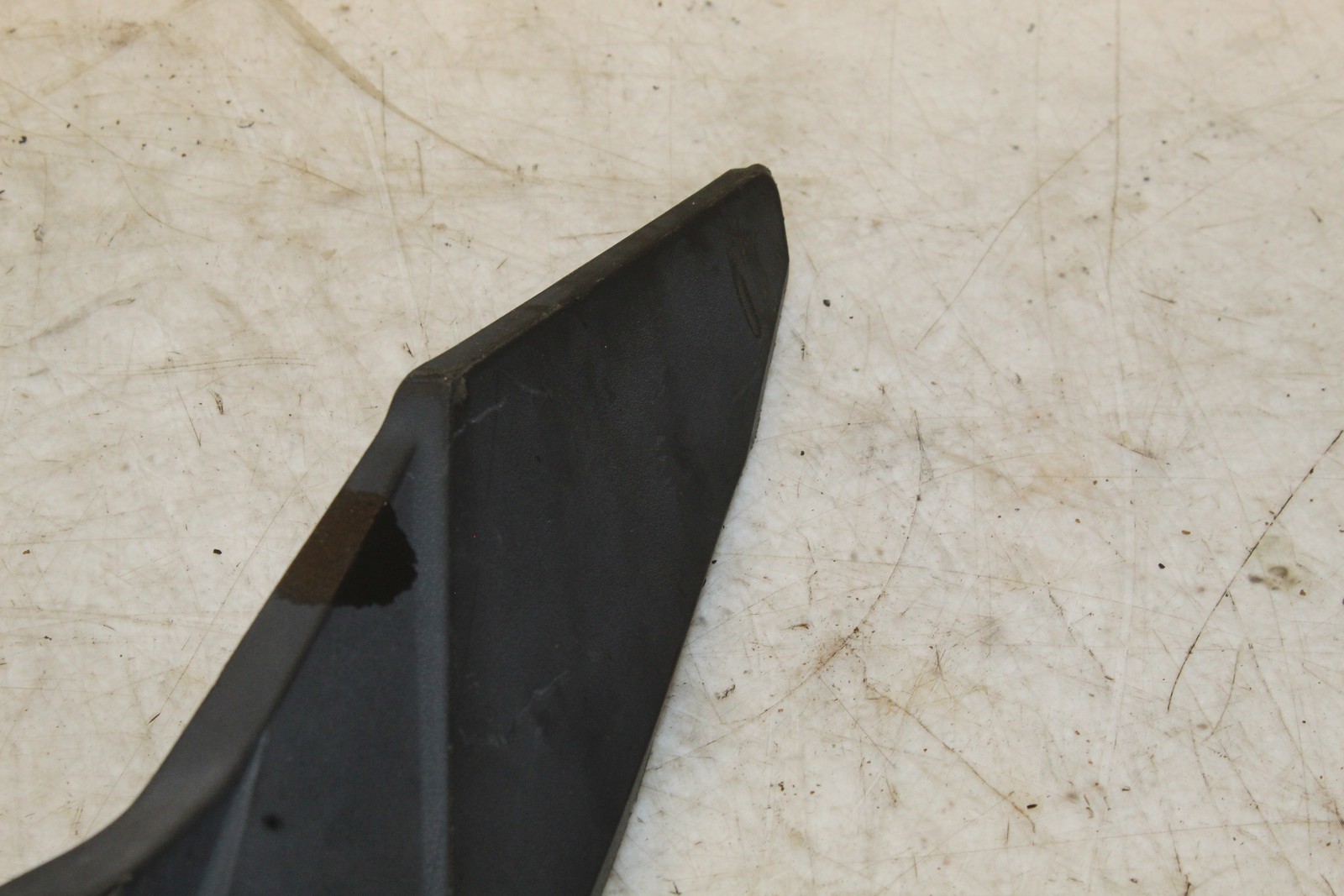 2015 Ski-doo Summit XM 800 Windshield Trim 517304922