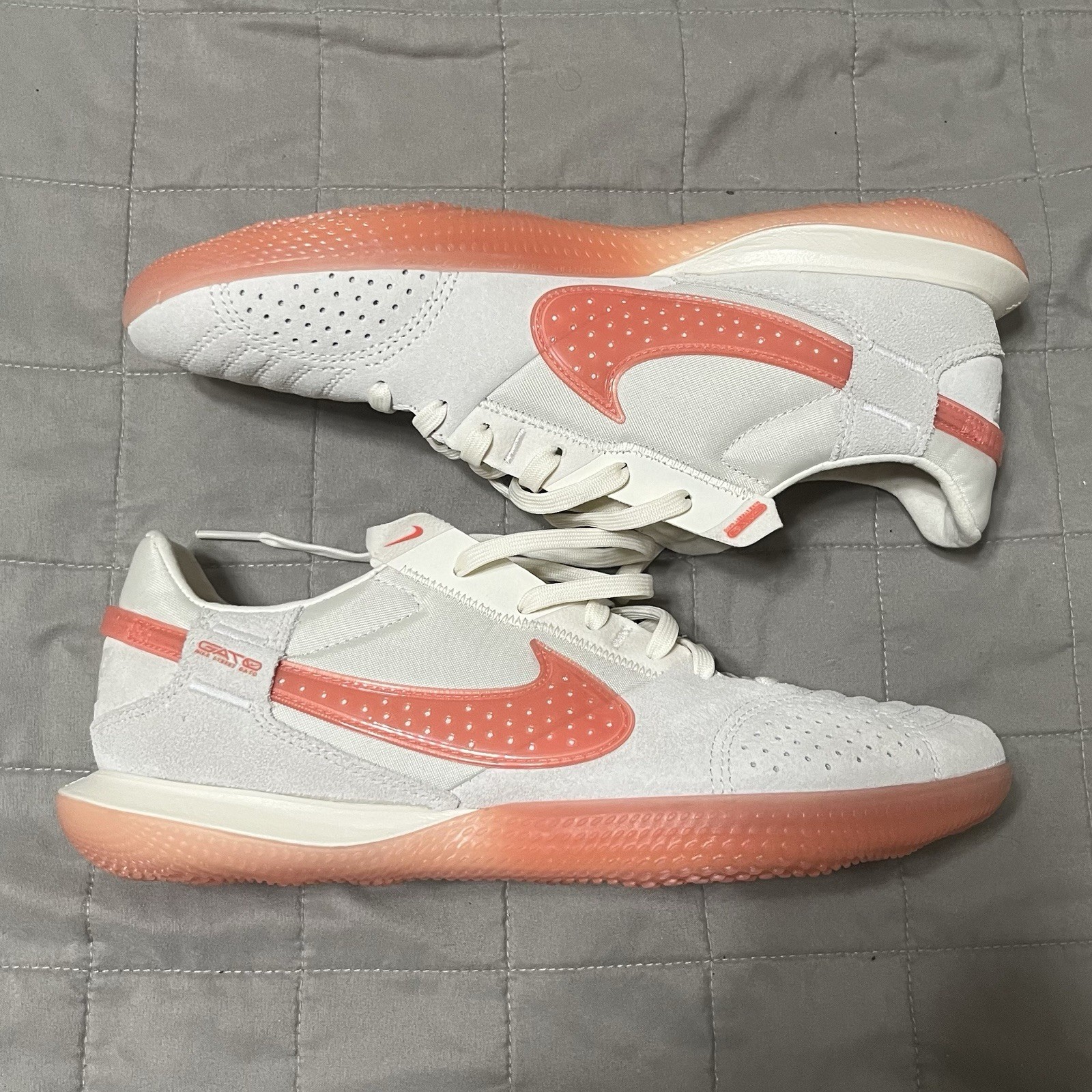 Nike Streetgato Shoes Size 8 Ivory/Apricot Indoor Soccer DC8466-104