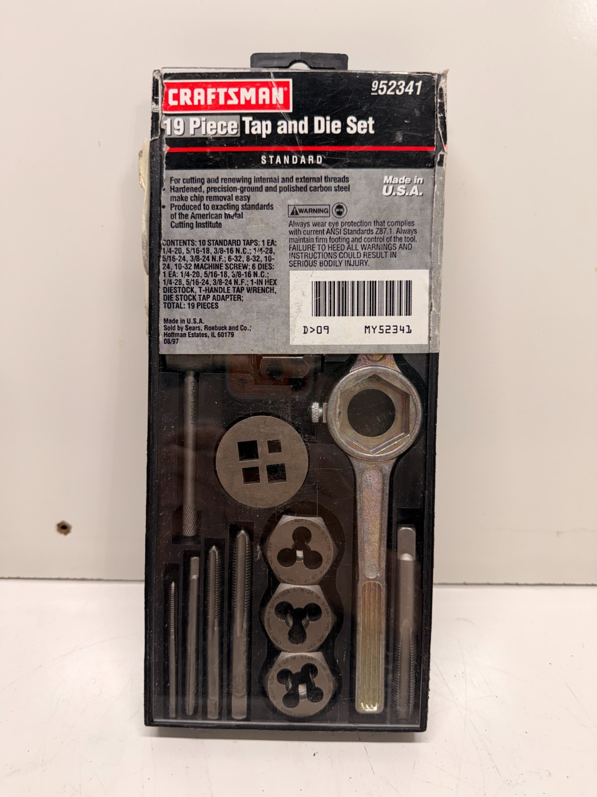 Craftsman Tap and Die set. 19 pieces. SAE / Standard. MADE IN THE USA