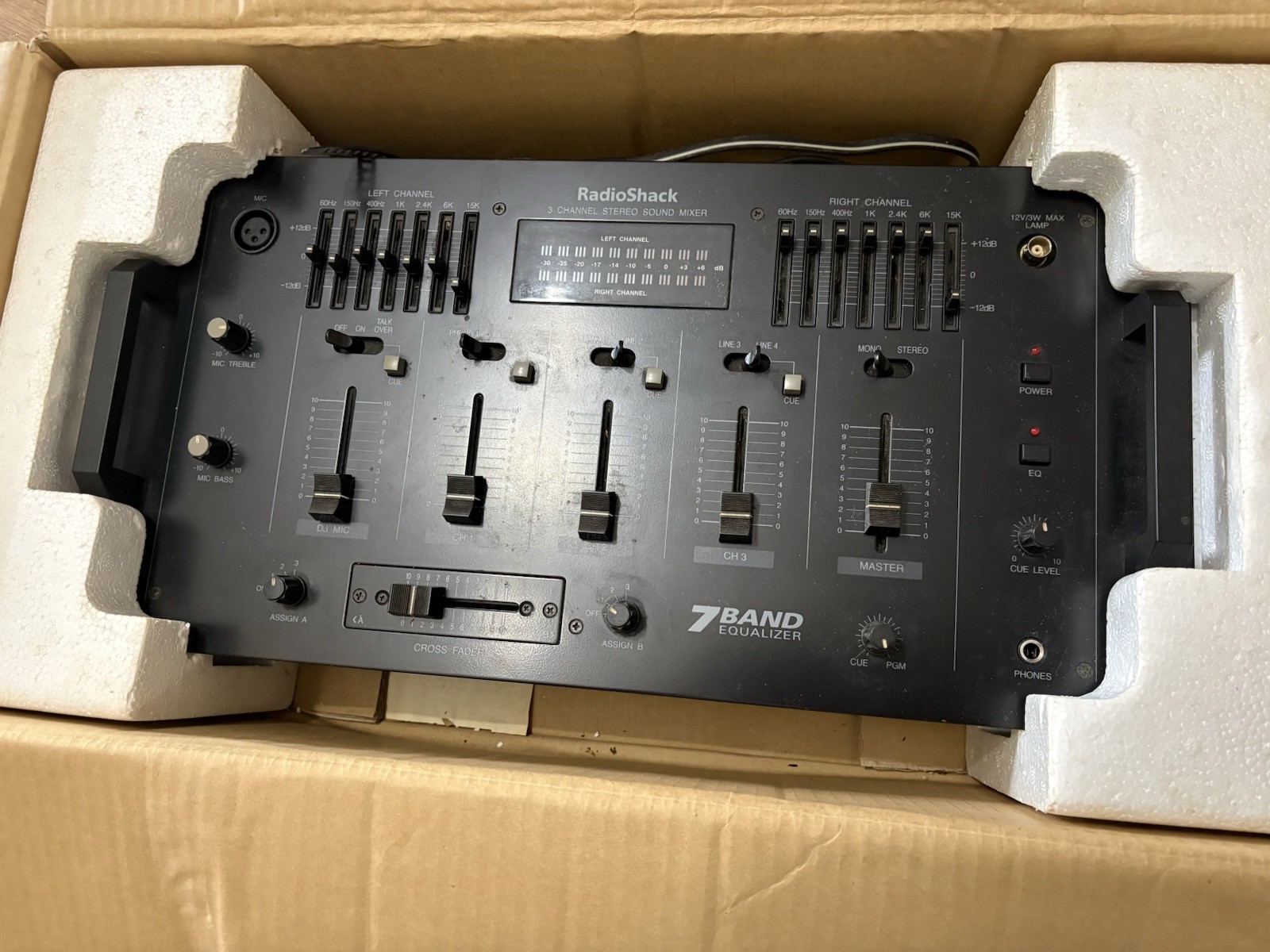 RadioShack 32-3012 3 Channel Stereo Sound Mixer 7 Band EQ Original Box. Works