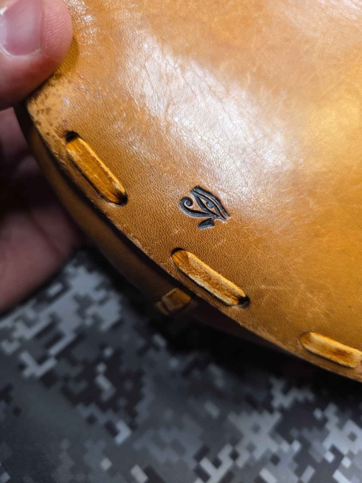 BLACK POWDER MUZZLELOADER POSSIBLES BAG LEATHER WALL HANGER SEE DESCRIPTION