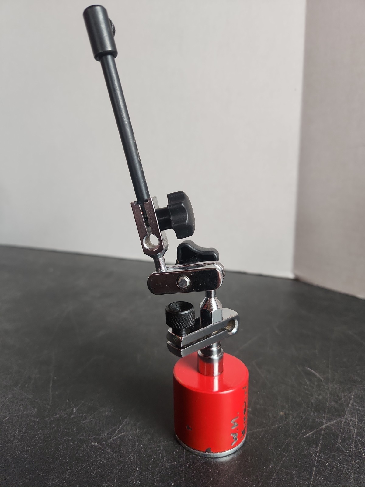 SHARS #202-6010 UNIVERSAL MAGNETIC INDICATOR HOLDER