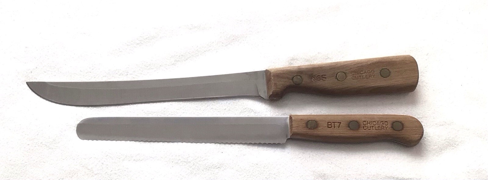 Lot of 2 Vintage Chicago Cutlery BT7 Bread Slicer knife 66s Carver Slicer Knife