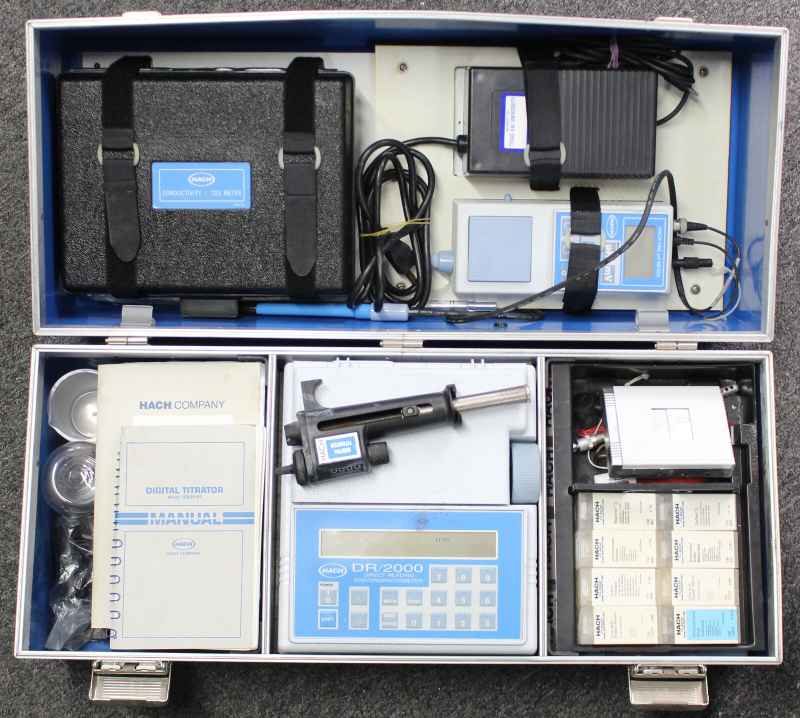 Hach DR/2000 Direct Reading Spectrophotometer w/ PH Meter, TDS Meter, and Accs
