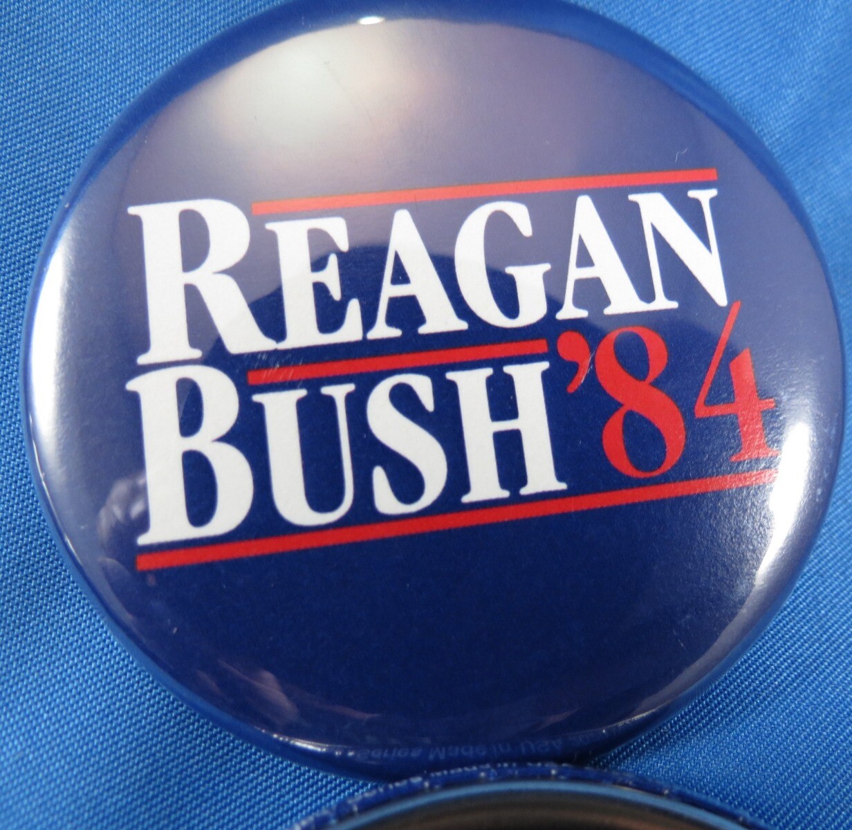WHOLESALE LOT OF 22 REAGAN BUSH '84 CAMPAIGN BUTTONS pin TRUMP 2020 $ PRESIDENT