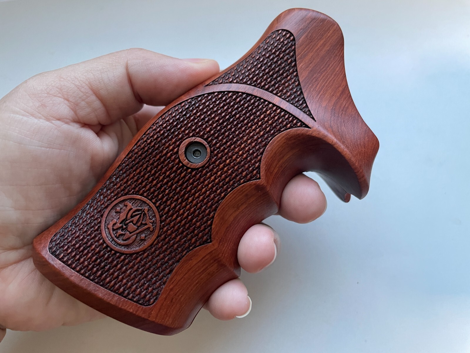 New Checker Wood Decorative Grips for S&W N FRAME ROUND BUTT Revolver