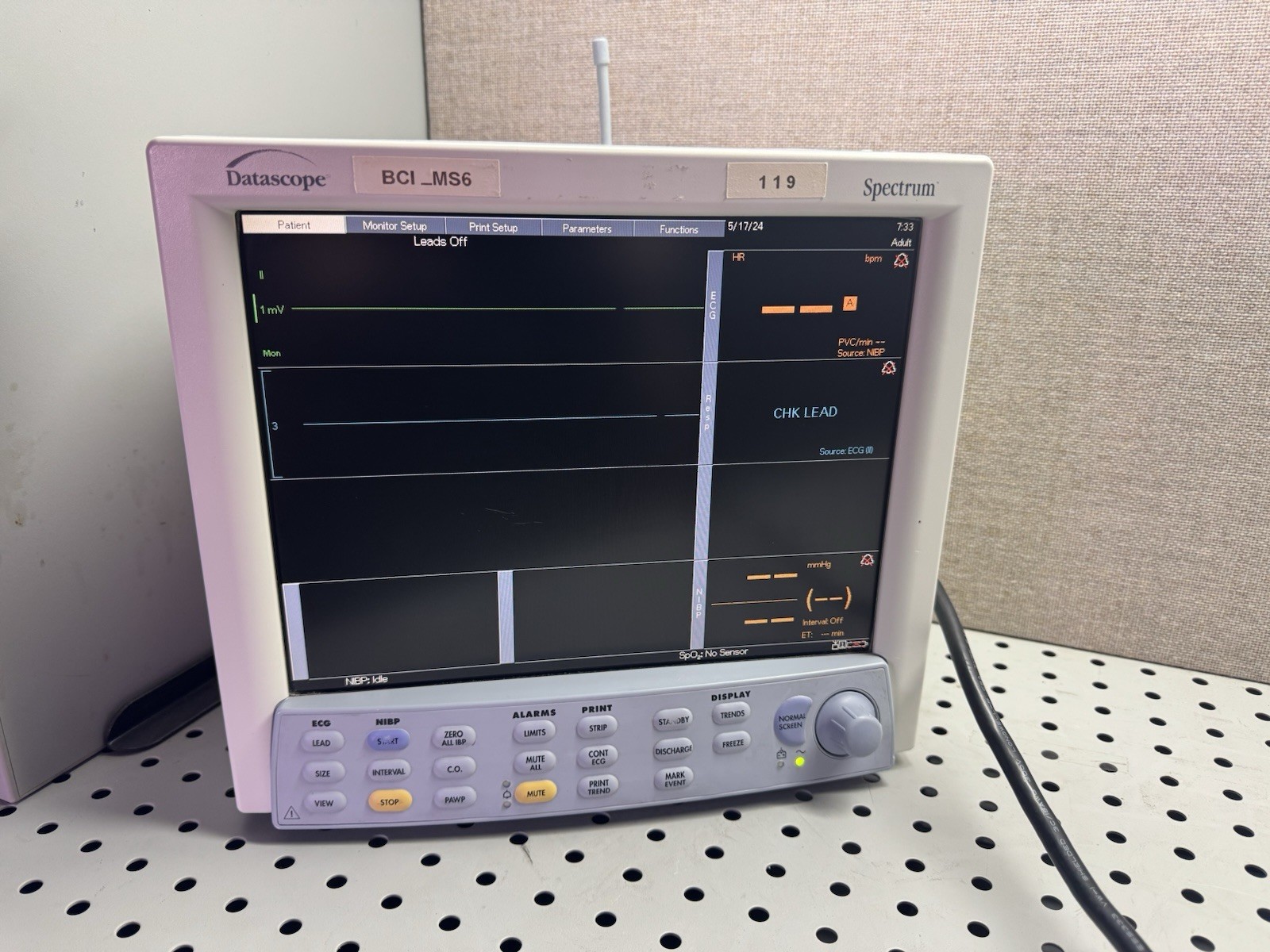 Datascope Spectrum Color Patient Monitor with Panorama Instrument Radio