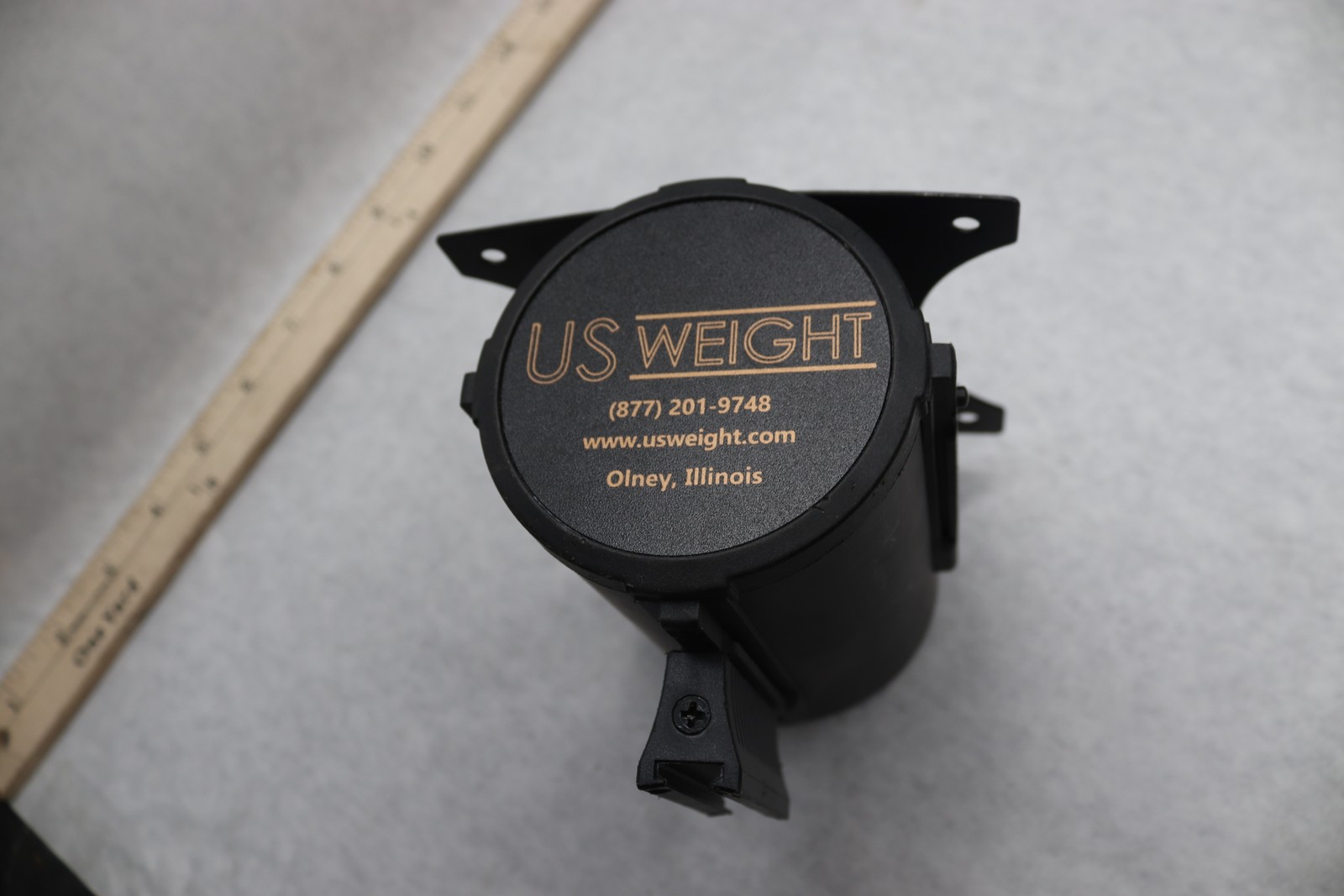 US Weight Wall Mount with Retractable Belt Black 13'