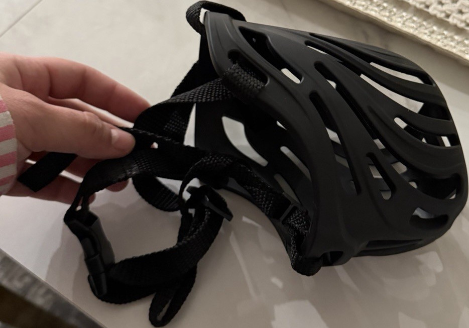 Black Plastic Dog Muzzle with Nylon Straps for All Breeds