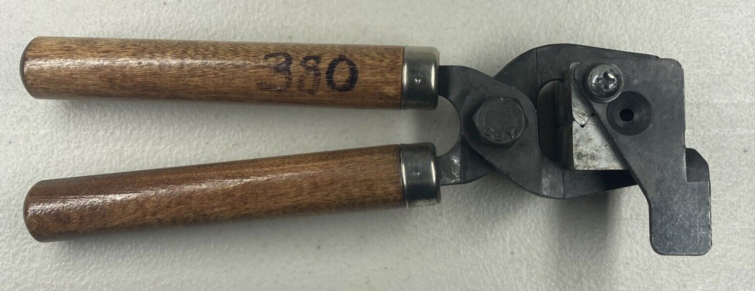 LEE Bullet Mold 90324 Single Cavity Mould With Wood Handles