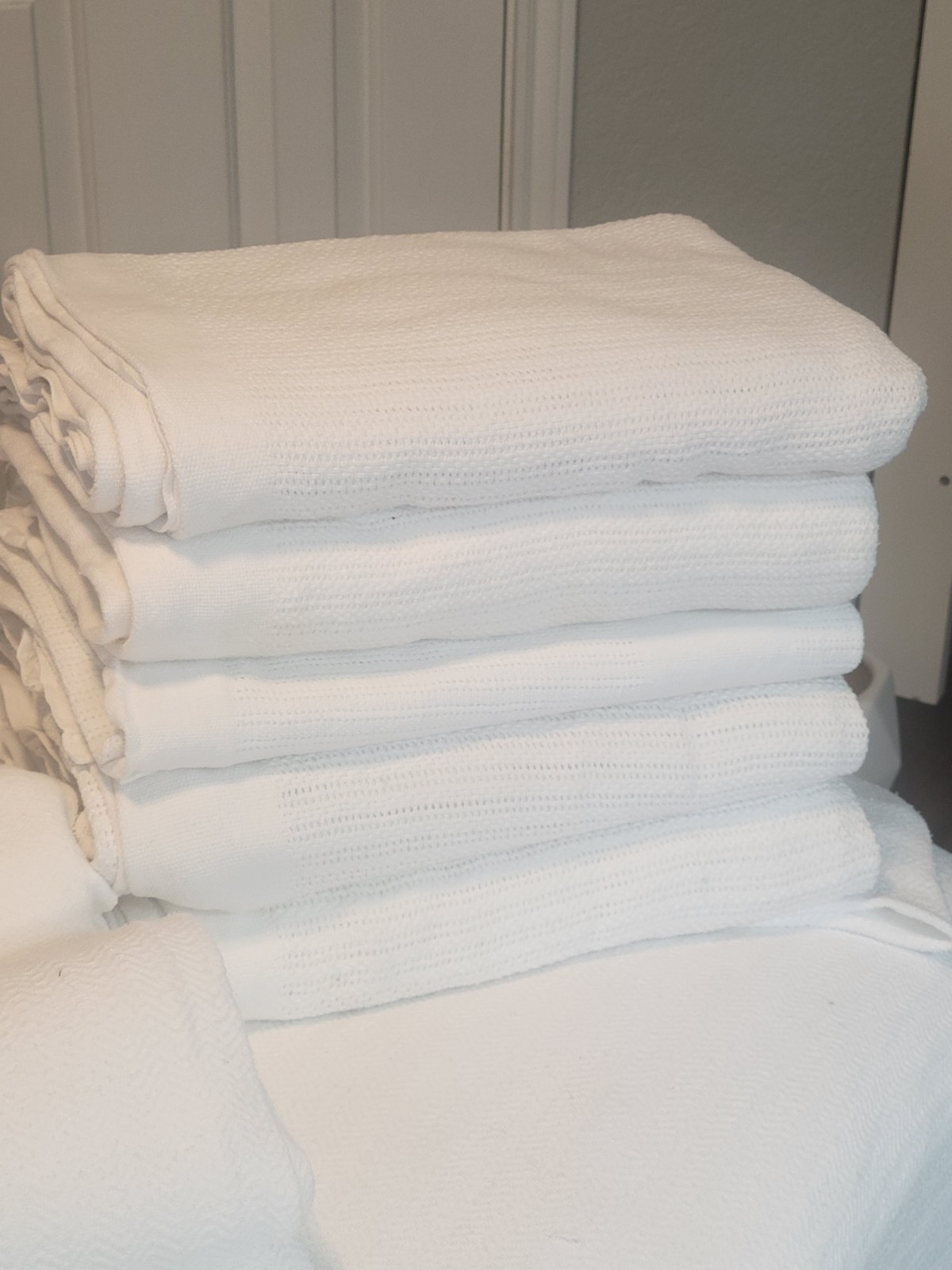 6x 100% Soft COTTON Blanket Gently Used 70x90 White Hotel SPA Hospital Warm GIFT