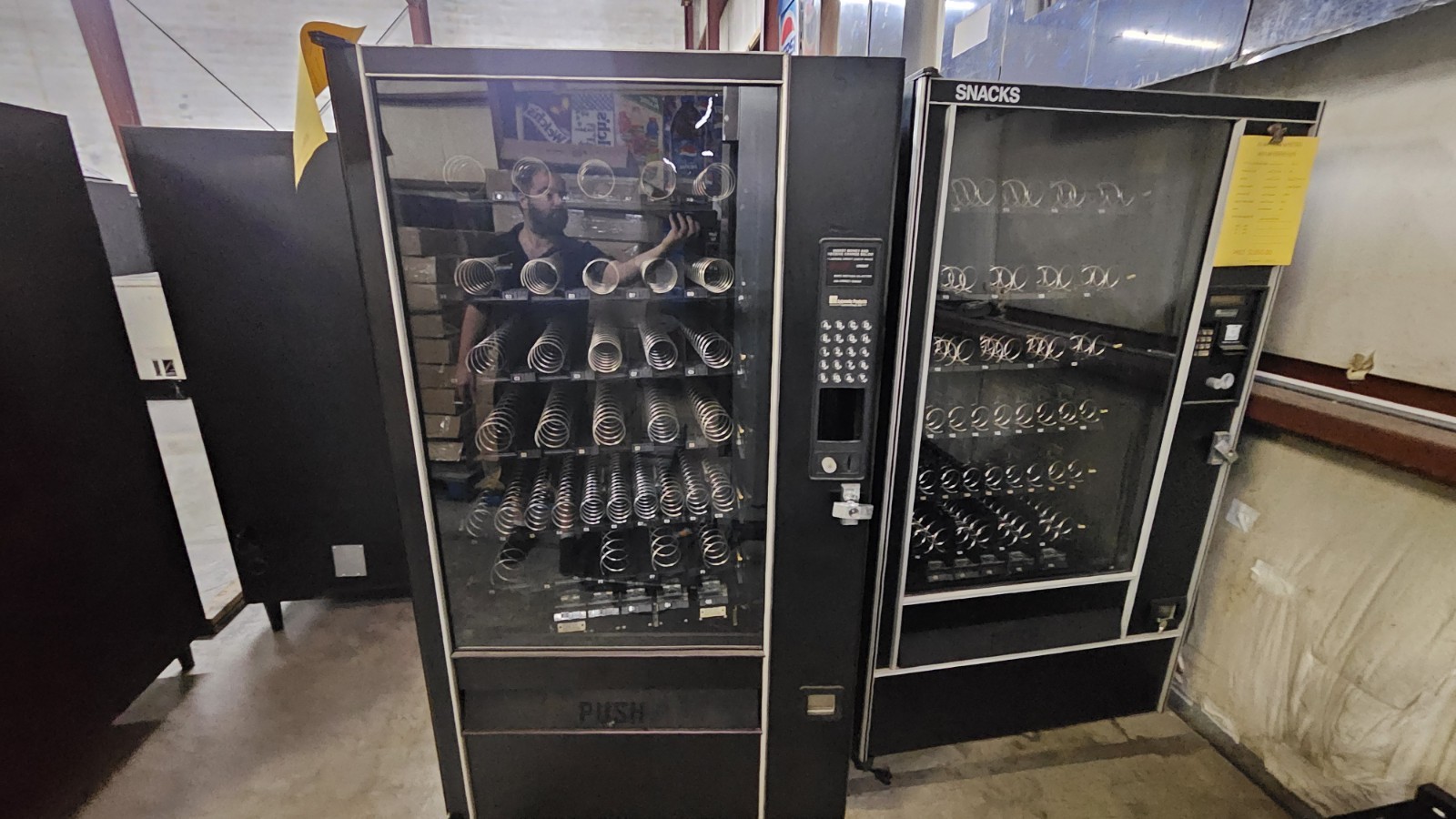 5x AUTOMATIC PRODUCTS AP 123 Studio 3 LCM 933 SNACK VENDING MACHINE MDB $5