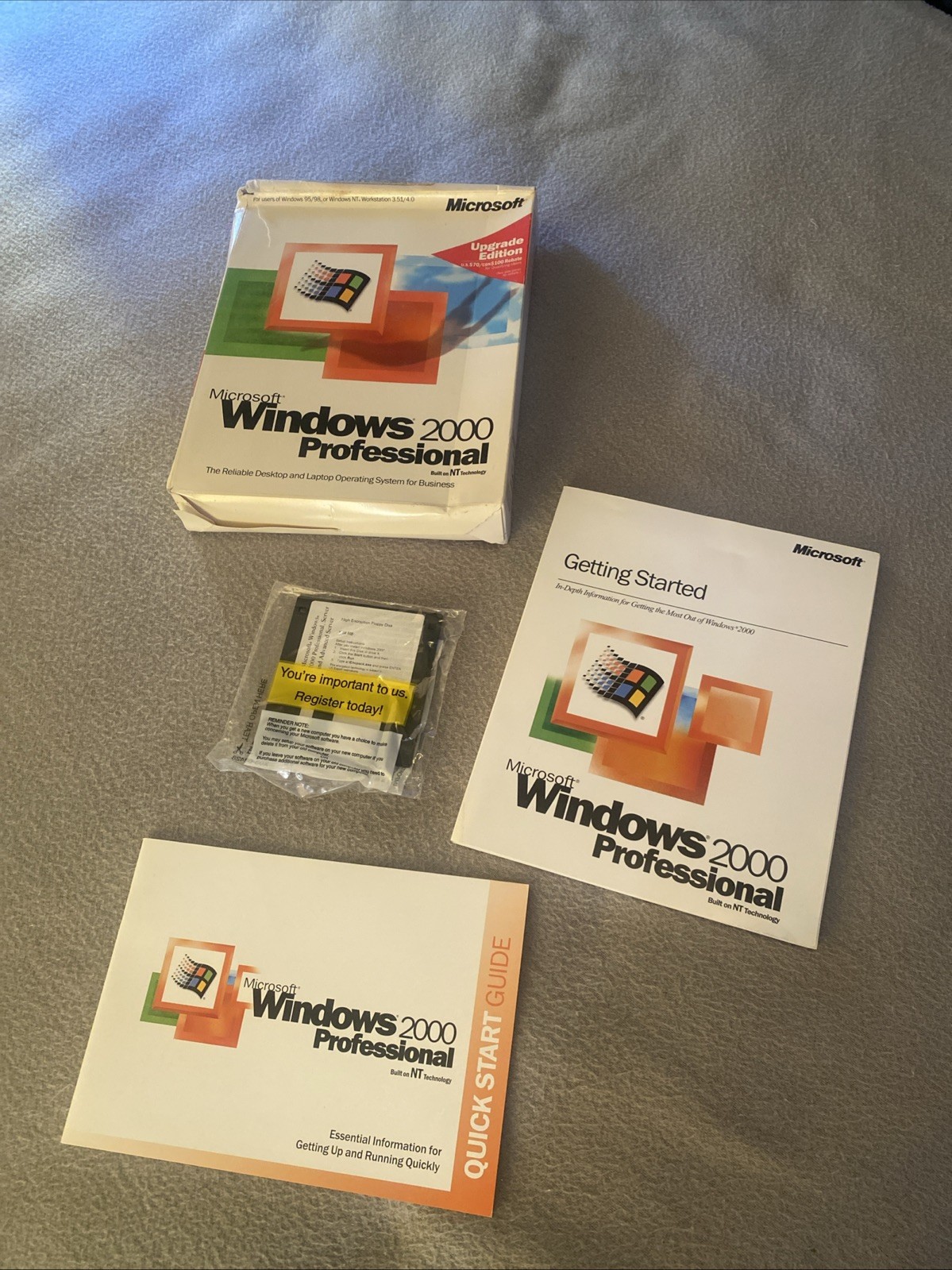 Microsoft Windows 2000 Professional Retail Box,  Upgrade Edition (no CD)