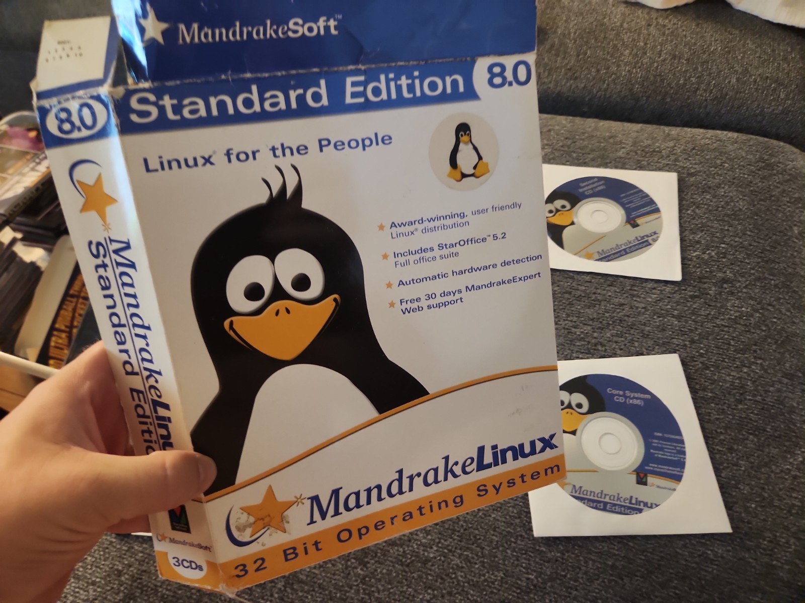 Complete Linux Operating System 8.0 Mandrake Linux Box Set 3 CDs Boot Disk