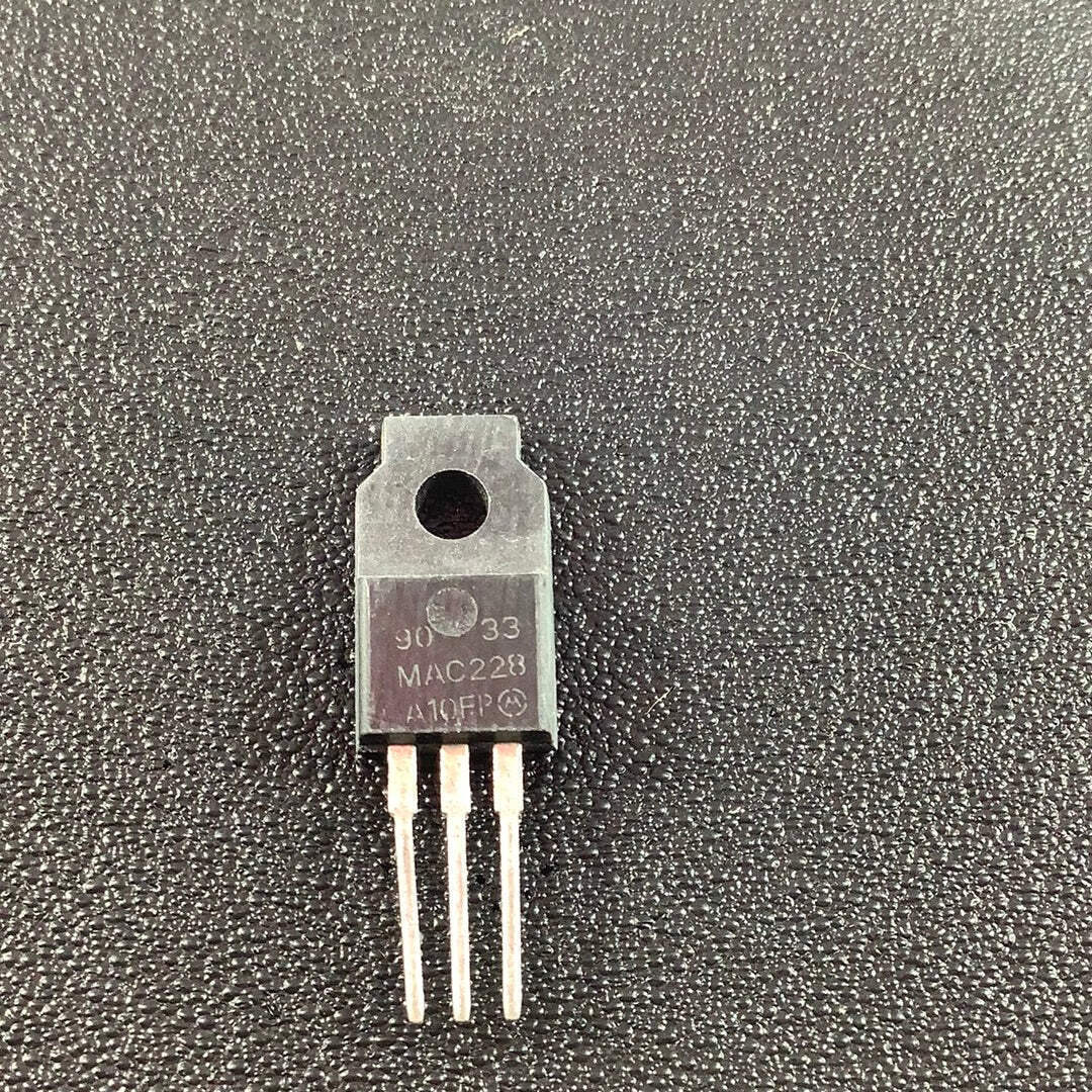 MAC228A10FP - MOTOROLA - 8 AMP 800V TRIAC