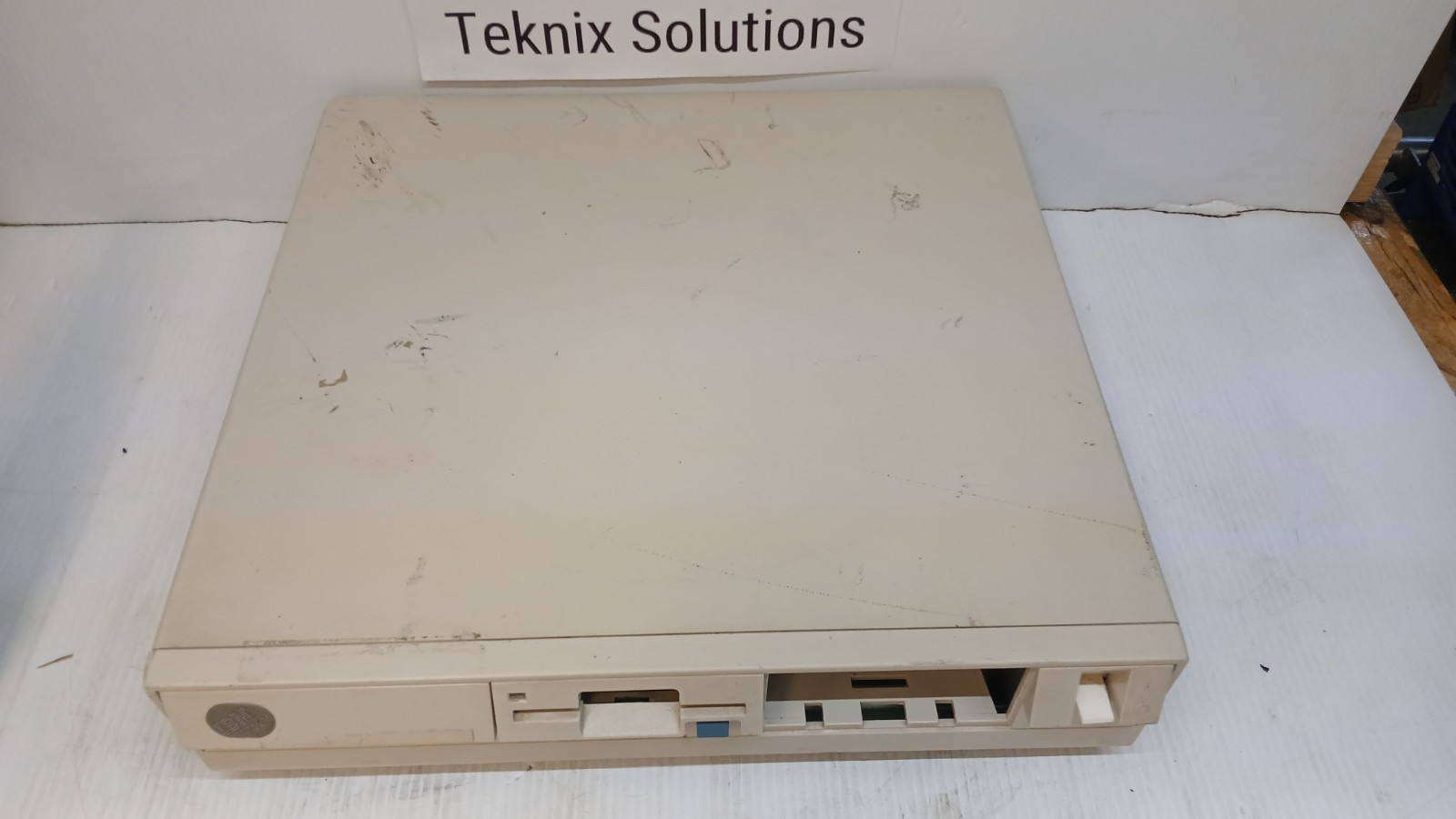 Vintage IBM Personal System/2 Model 30 8530-002 *POWERS ON* *UNTESTED* *READ!*
