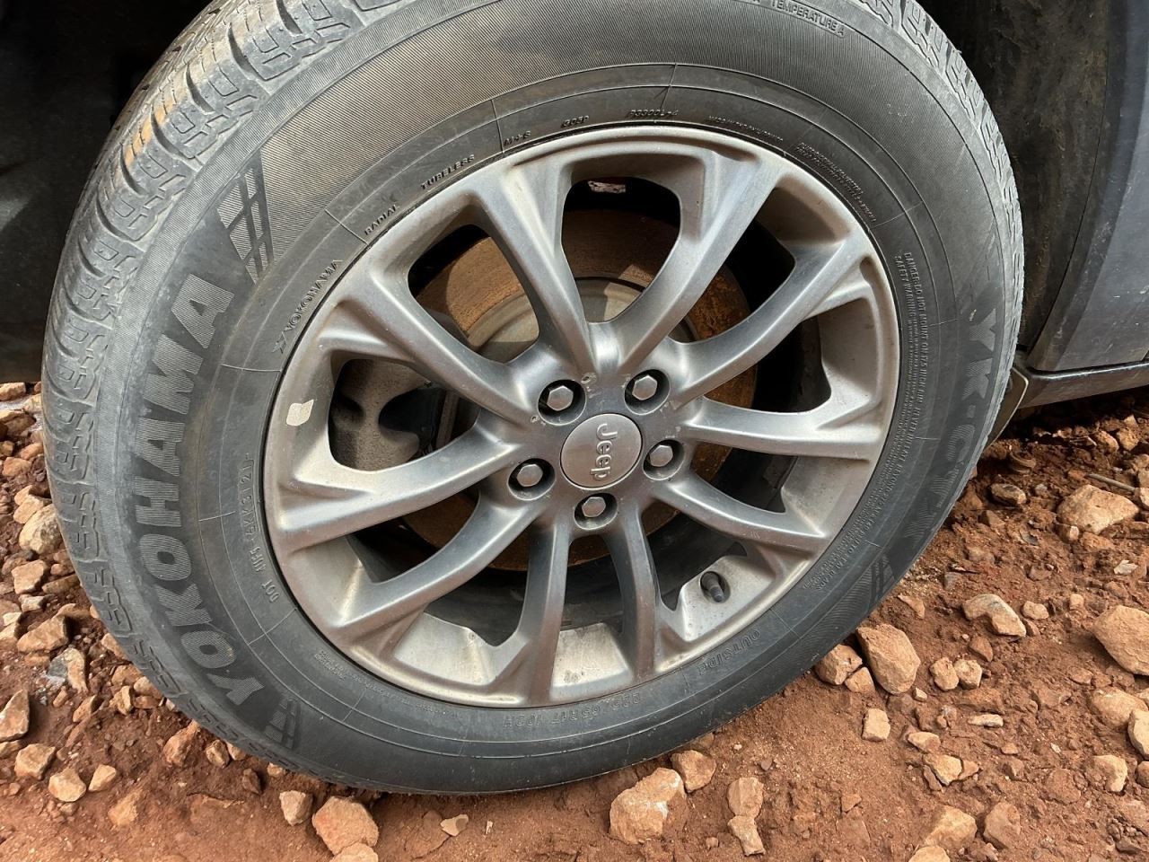 CHEROKEE 2019 Glove Box 4942148