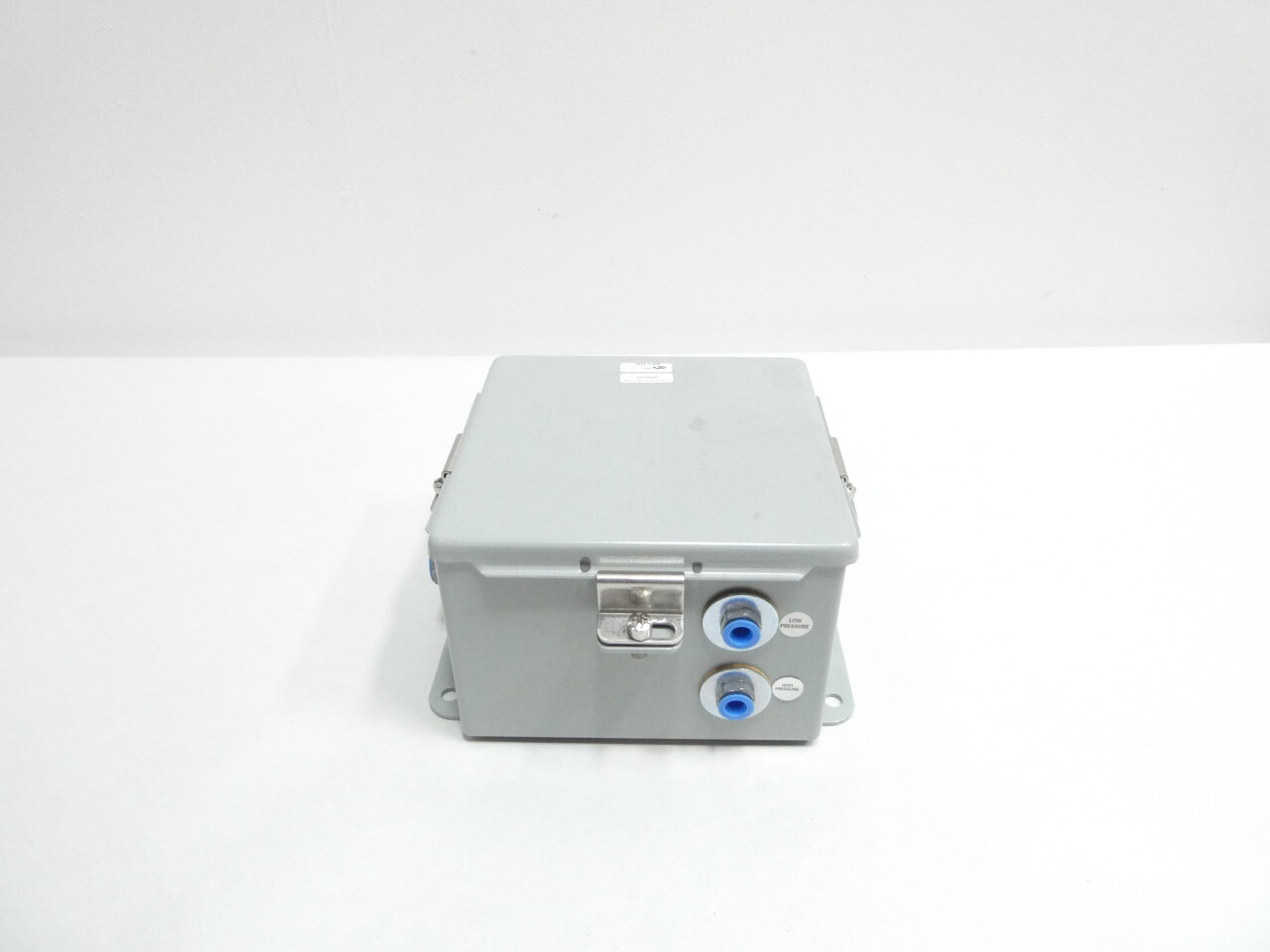 Dwyer 1824-1-WP Pressure Switch