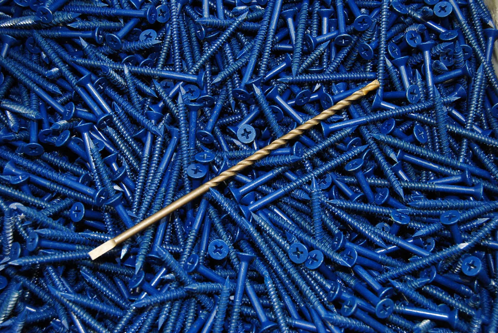 (250) Phillips Flat Head 3/16 x 2-3/4 Concrete Masonry Screw Tapcon Anchor & Bit