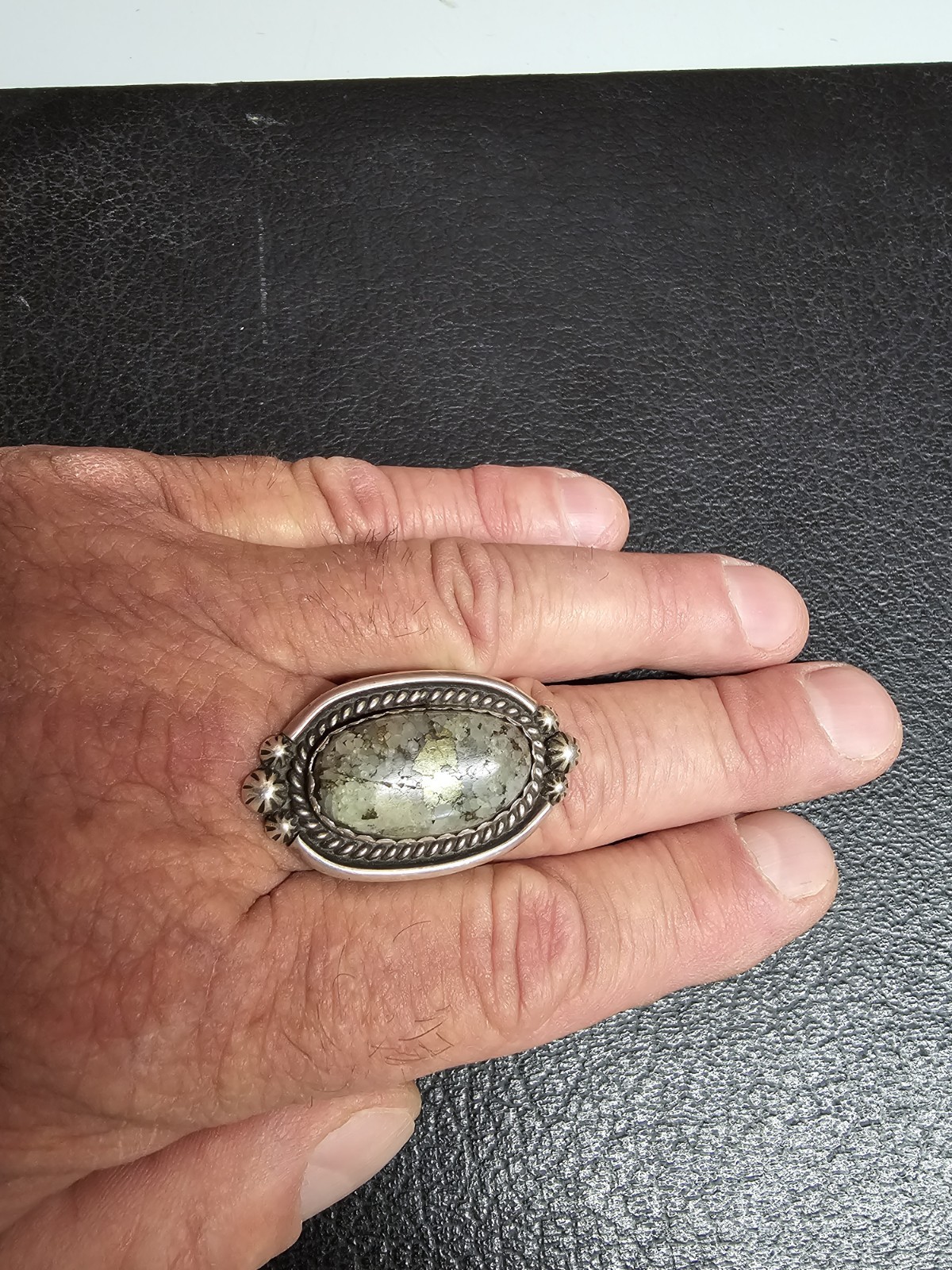GB Handcrafted Silver Band Ring Oval Setting Signed Maker's Mark Silver Metal