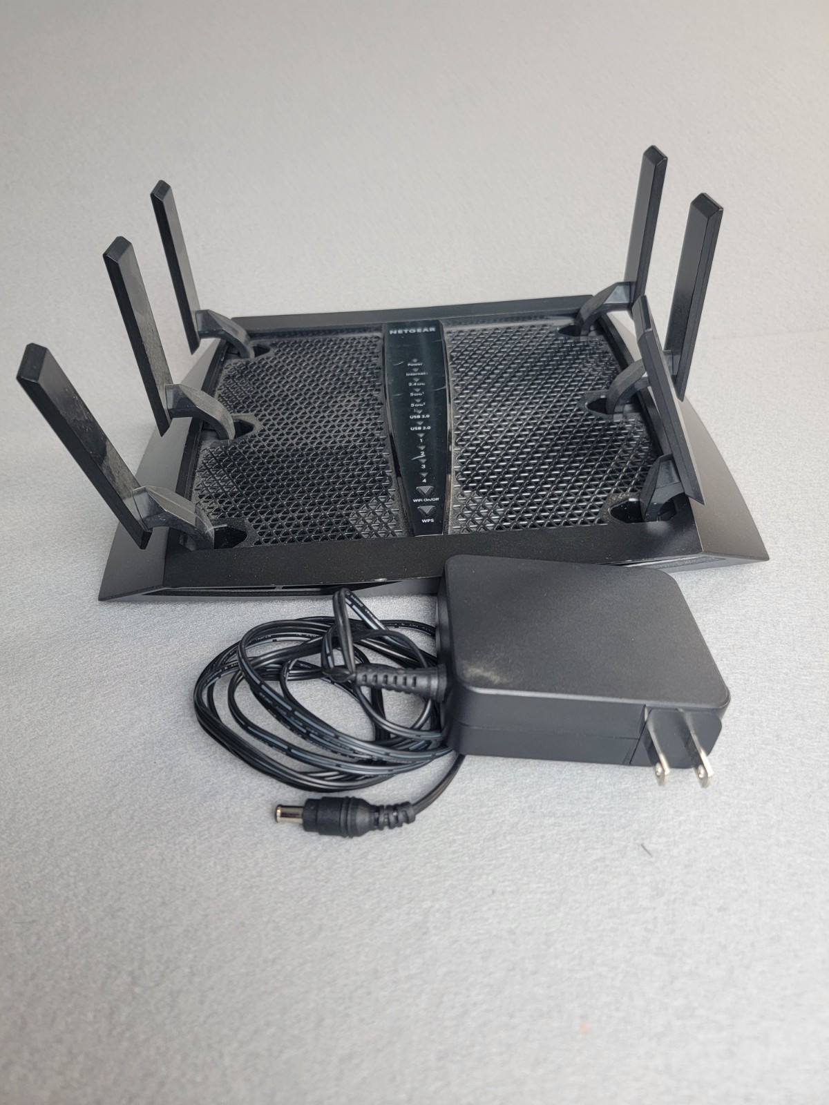 NETGEAR Wi-fi Router Nighthawk X6 AC3200 Tri-Band Gigabit ‎Black With AC Cable