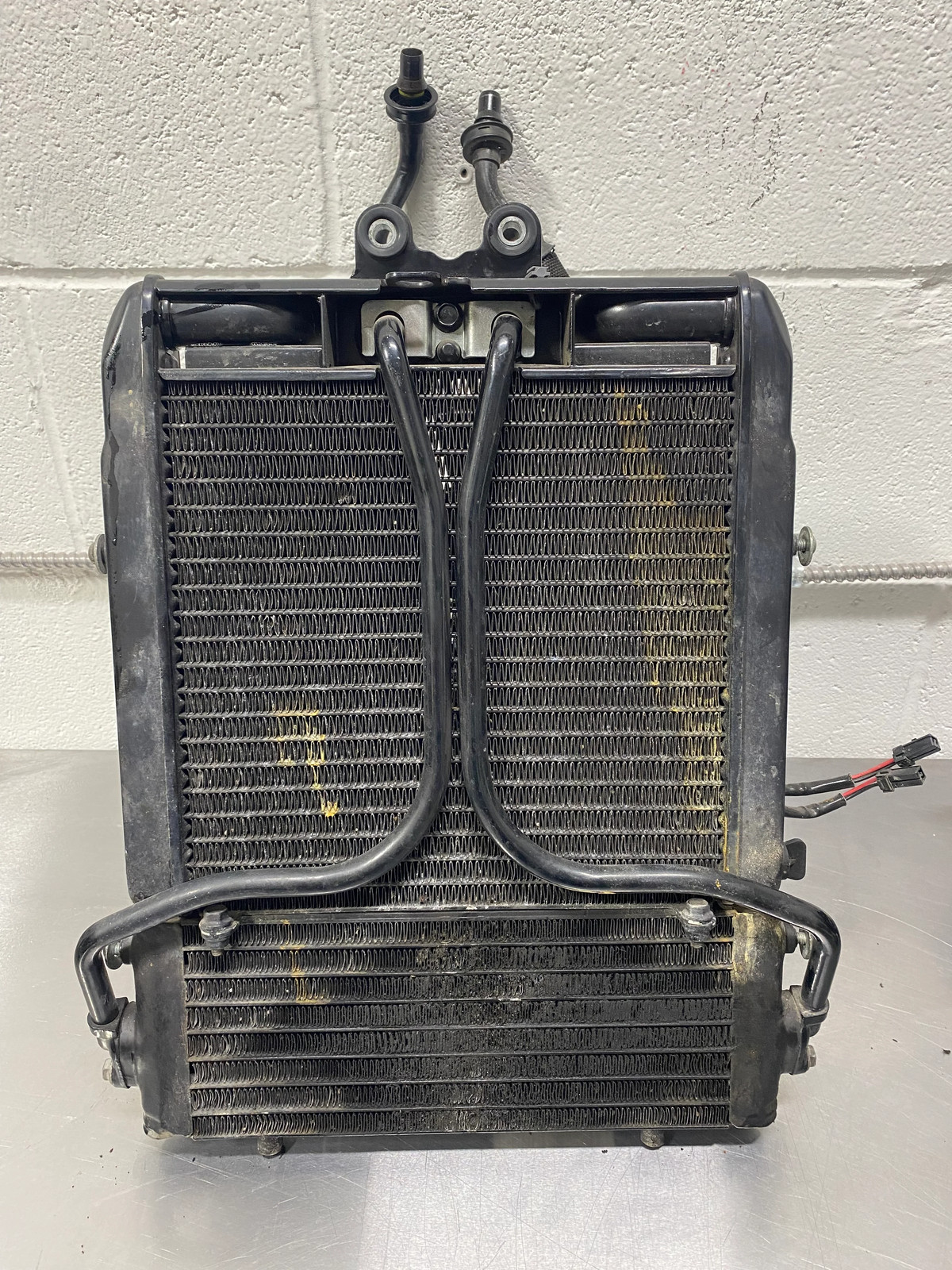 2009 HARLEY DAVIDSON VROD VRSCDX OEM RADIATOR OIL COOLER LINES #2