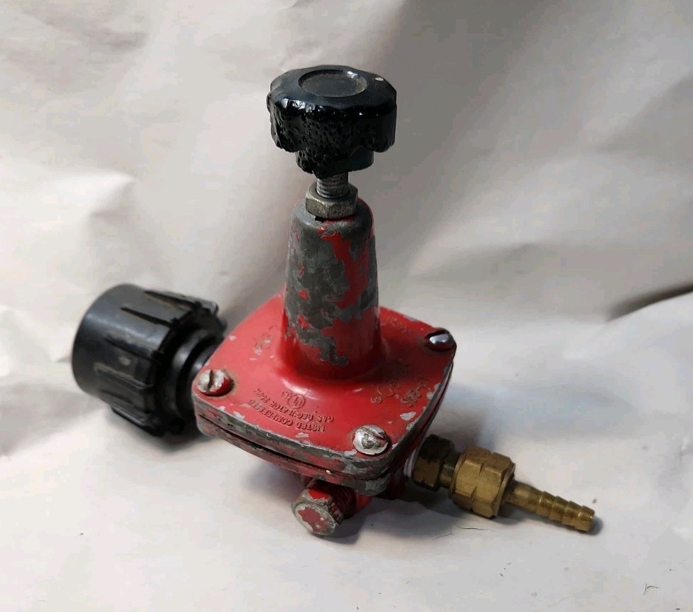 REGO 567FB LP-GAS 250 PSIG GAS REGULATOR FIRST STAGE PROPANE RED