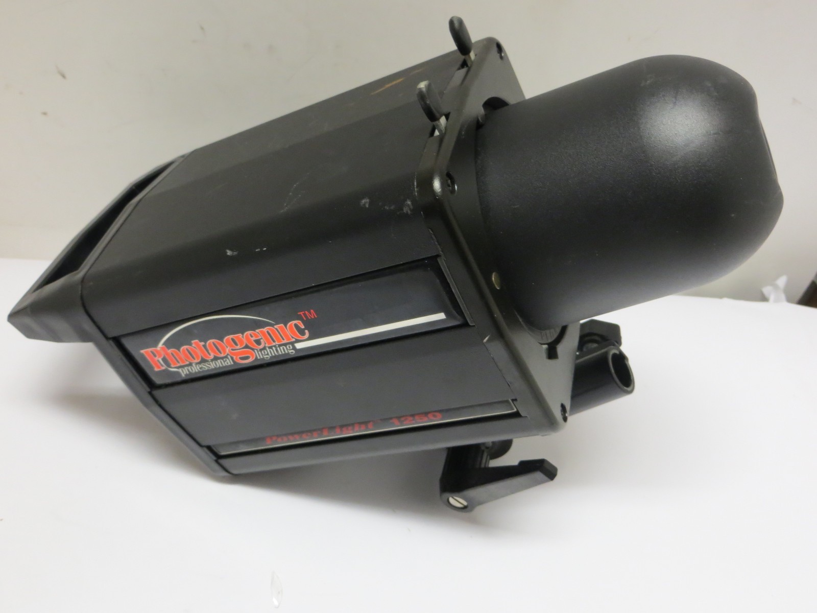 Photogenic Powerlight 1250 Monolight with Power Cord No Bulb
