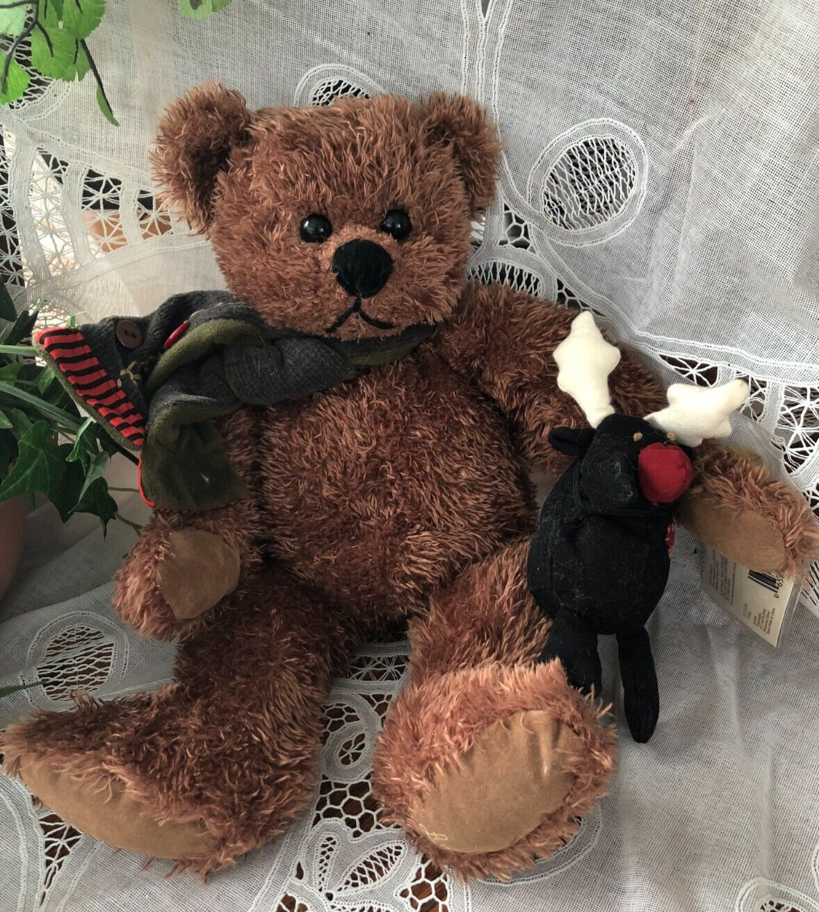 GANZ COTTAGE COLLECTIBLES - LORRAINE CHIEN - 14" BEAR - NICKY (W/ REINDEER)