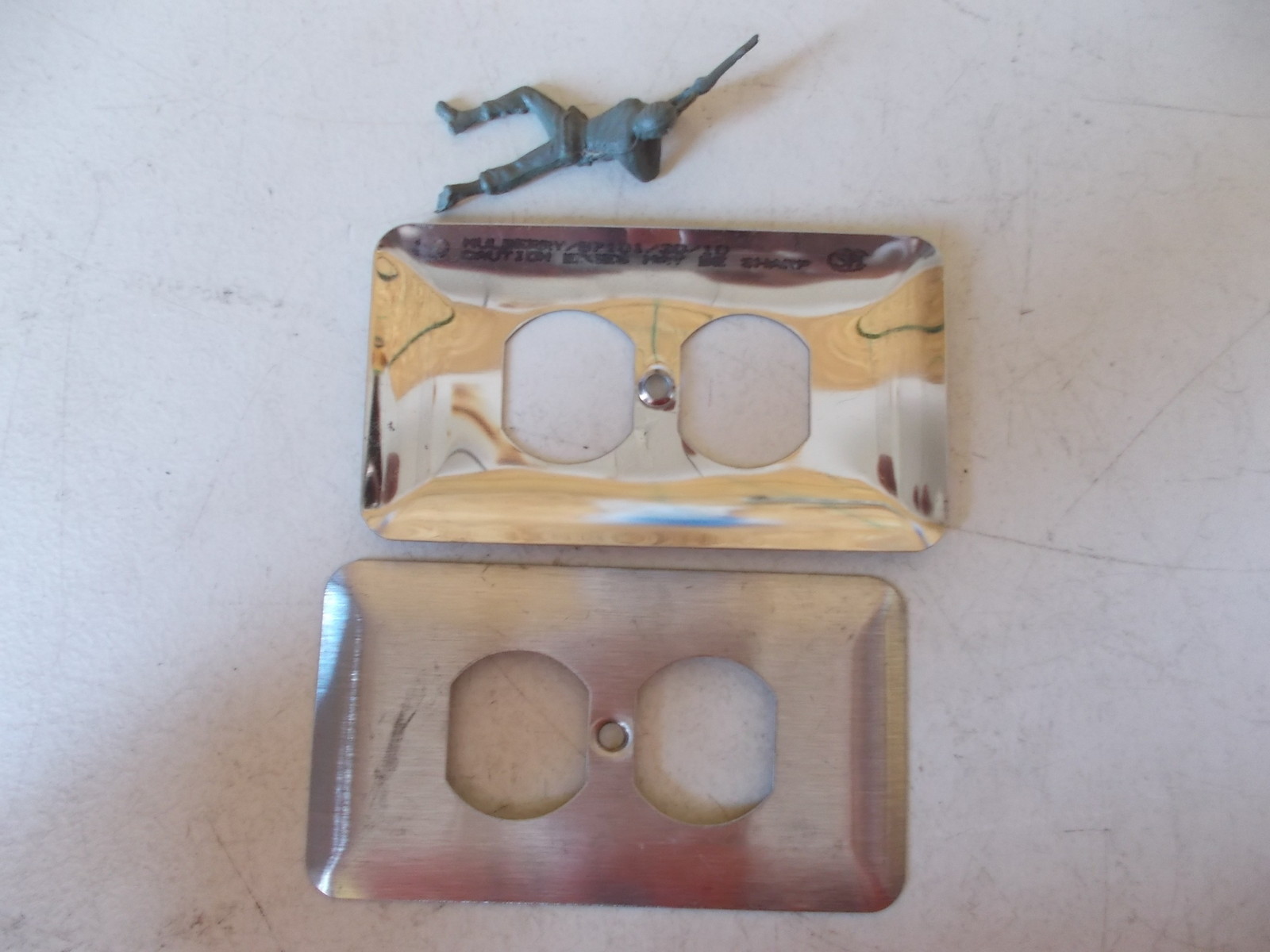 Mulberry Steel Wall Plates 57101 Lot of 2 *FREE SHIPPING*