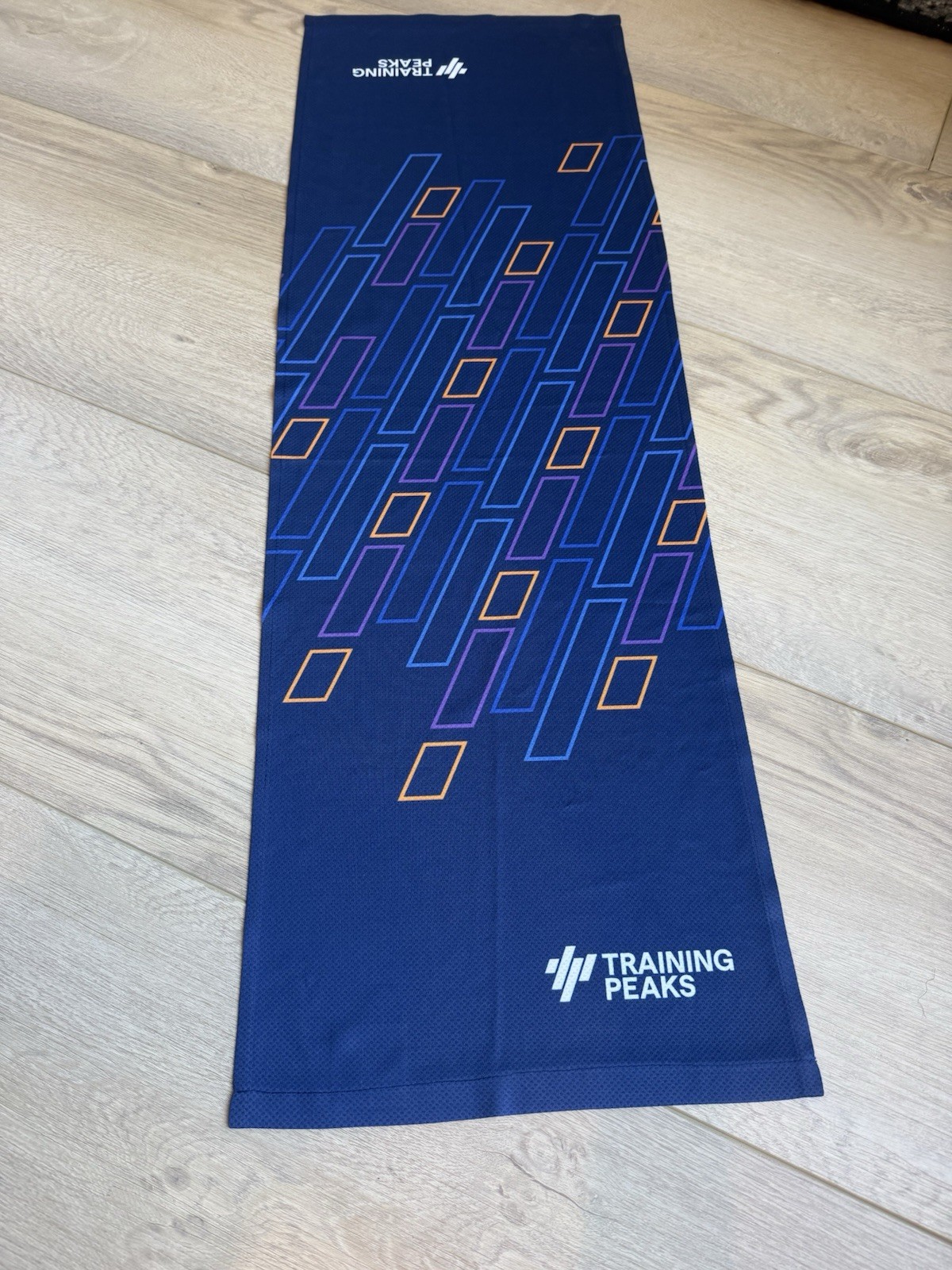 TRAINING PEAKS cooling towel, bike sweat towel swim bike run triathlon 12x36