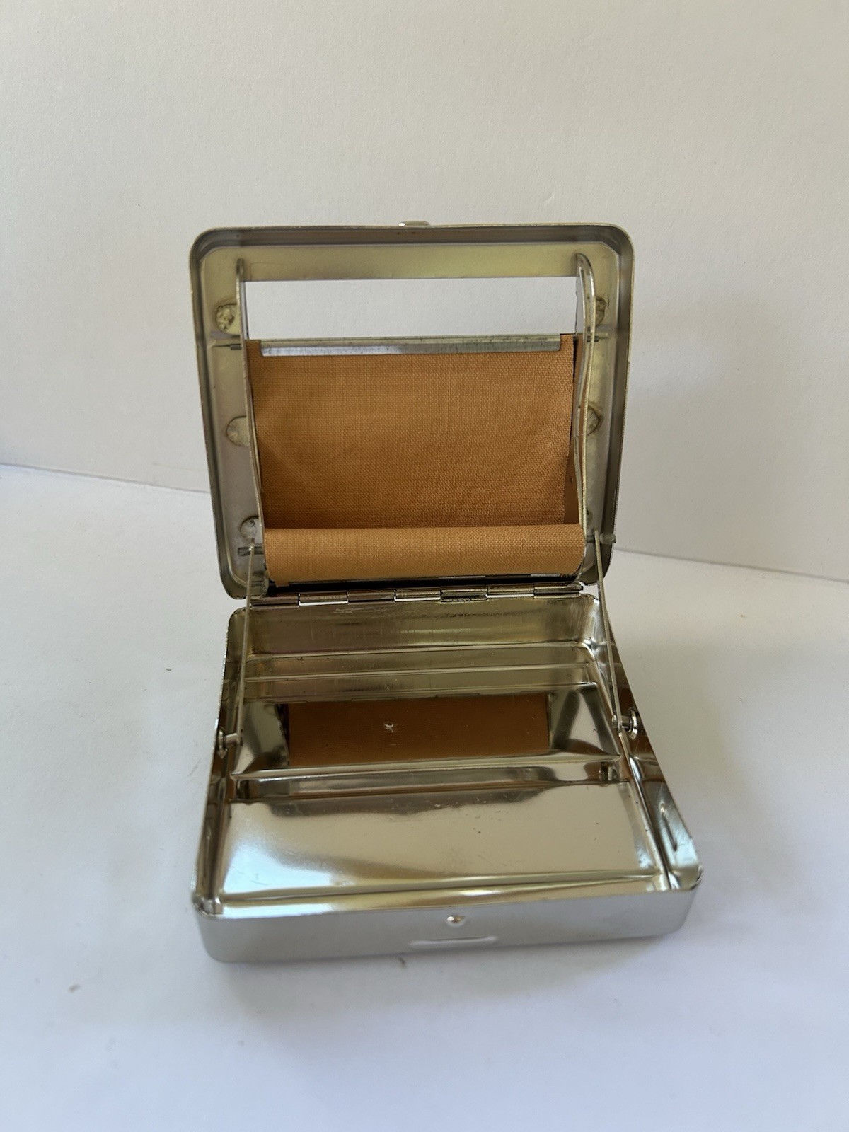 Automatic Tobacco Rolling Box Chrome Dotted Design