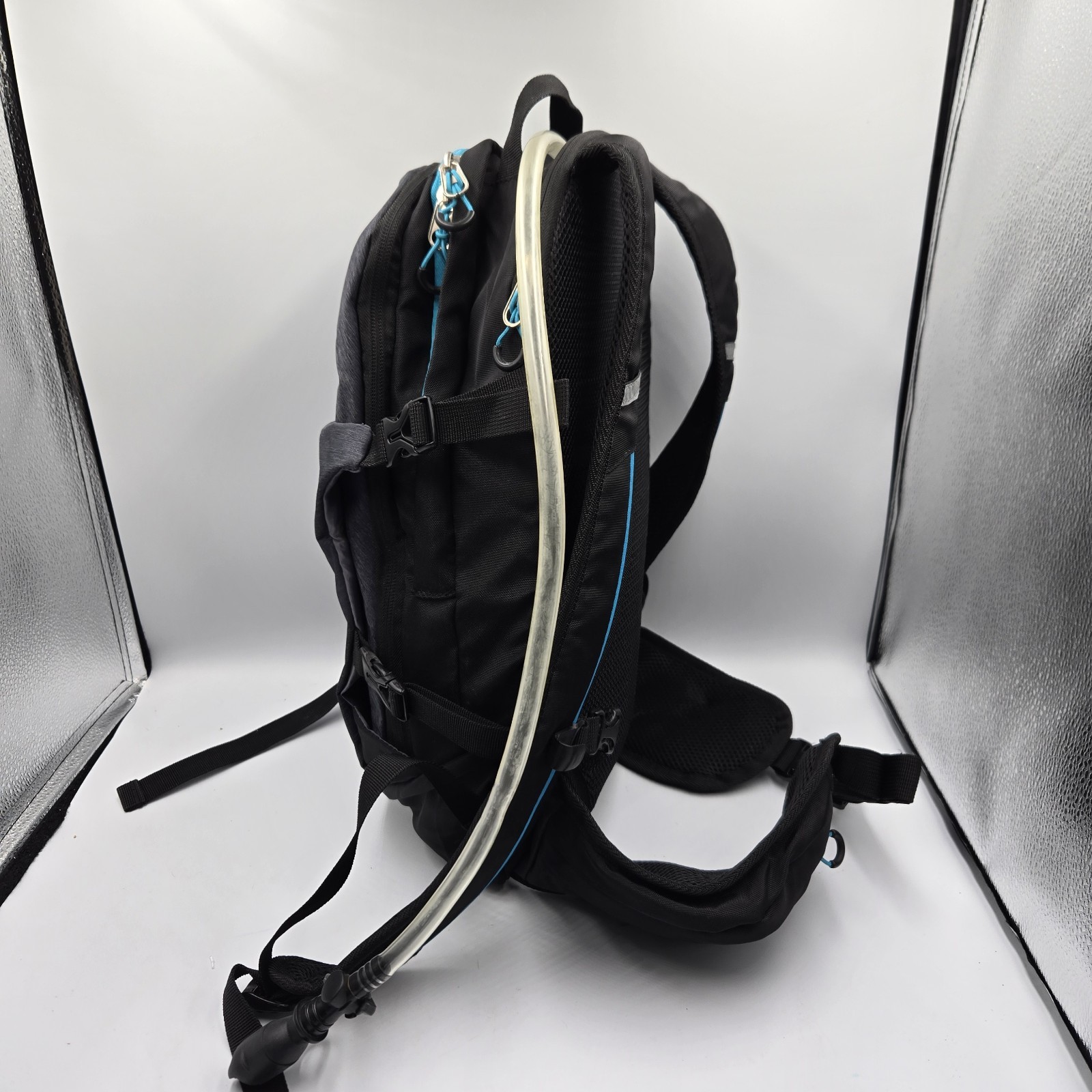 IRONMAN Hydration Hiking Running Backpack Black Blue Includes A 2L pouch
