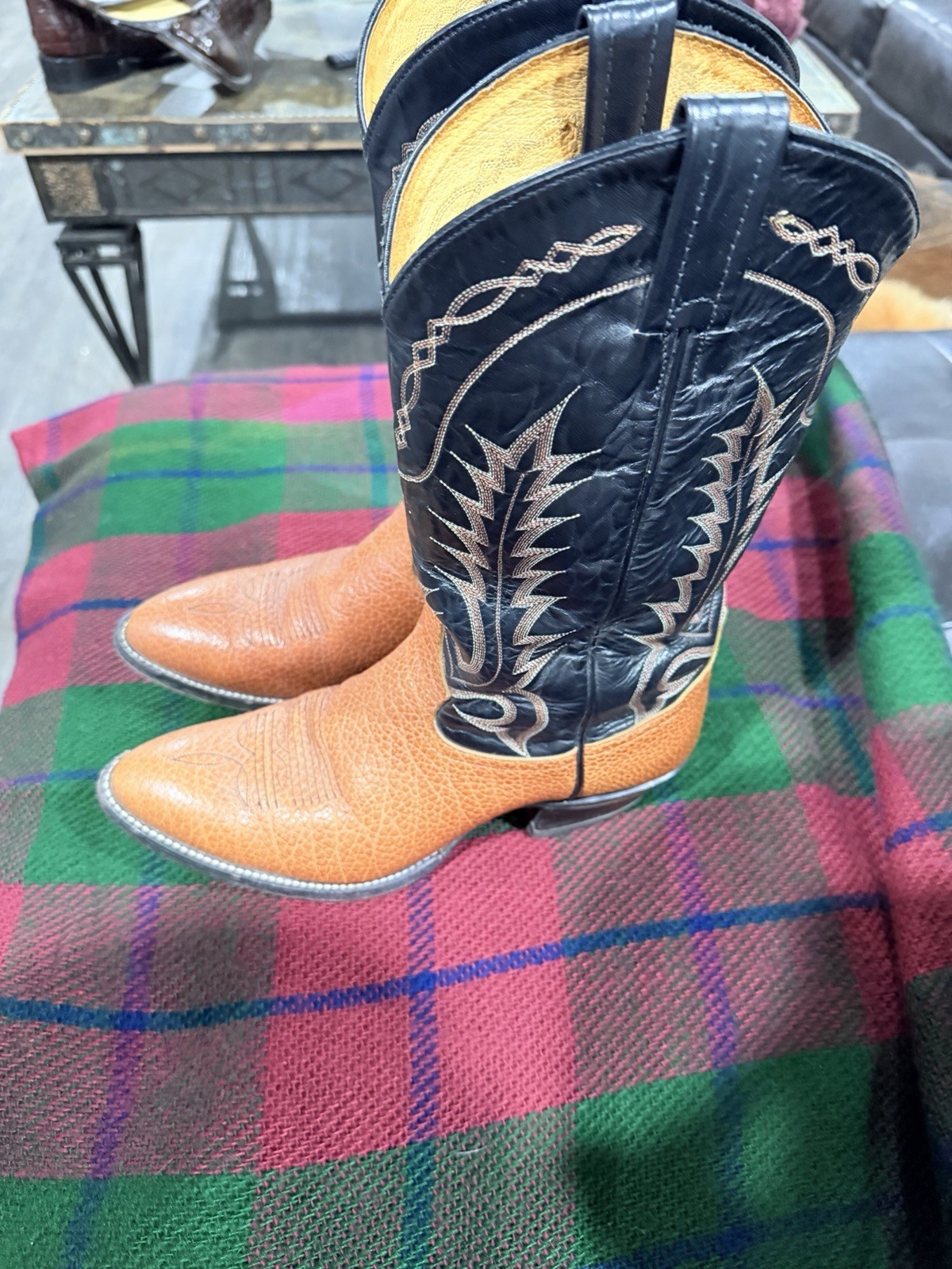 Tony Lama Pecan Taurus Shoulder Leather Western Boots Size 10D “LIGHT BROWN”