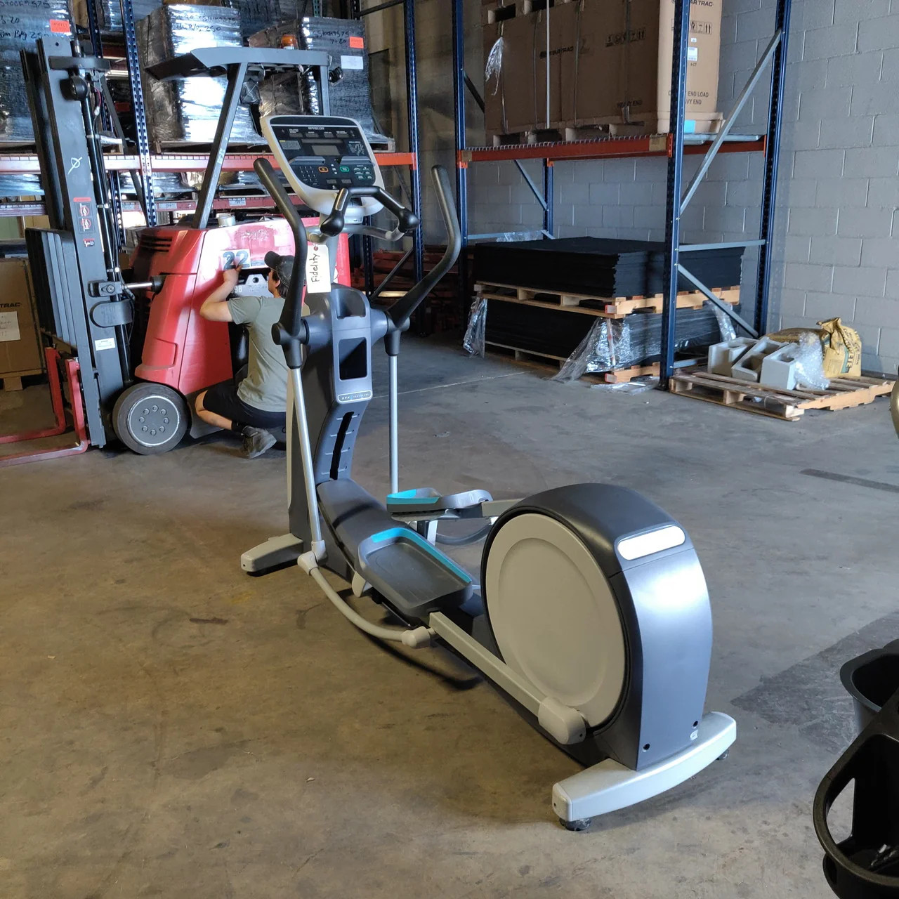 Precor EFX 835 Elliptical w/Converging Crossramp  p30 Console