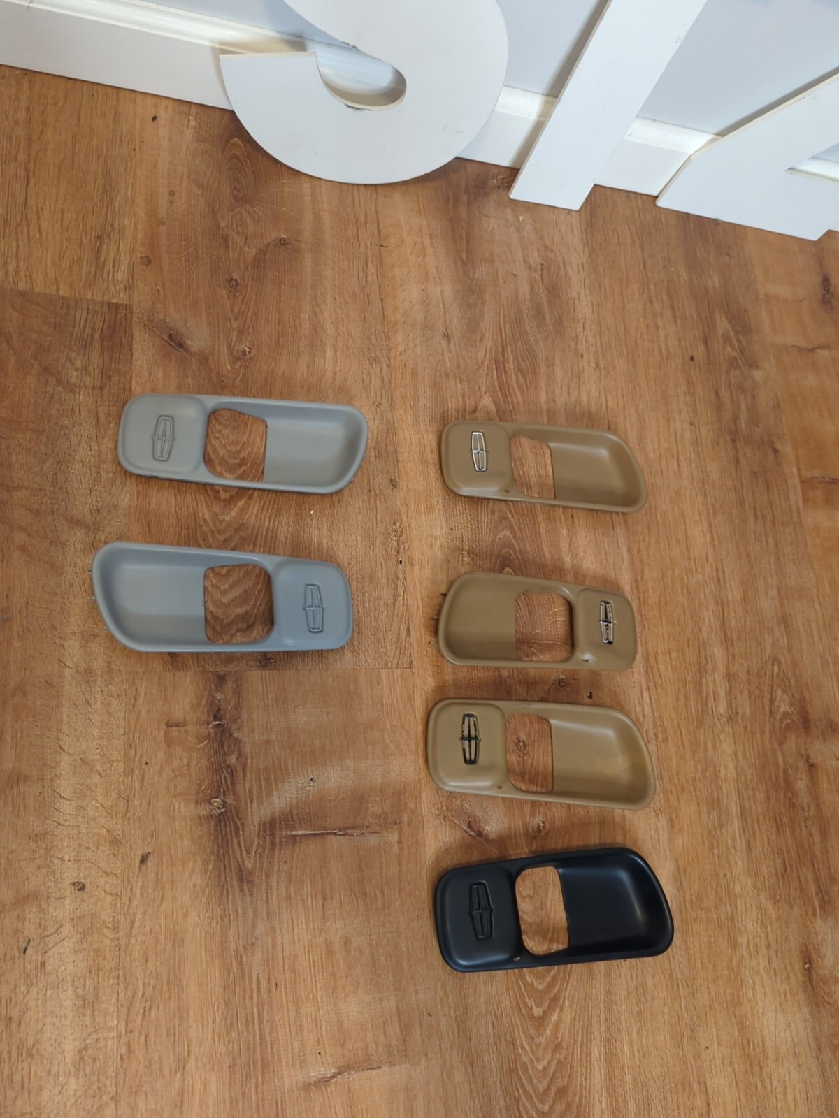 Lincoln Town Car Interior door handle trim side Read description