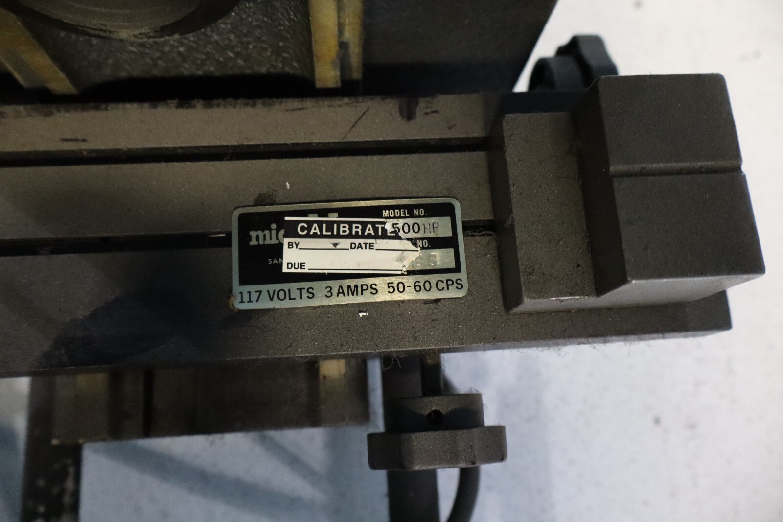 Micro Vu 500HP Bench Top Optical Comparator