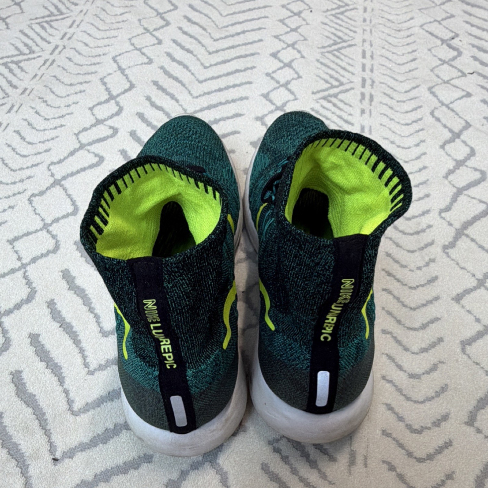 Nike LunarEpic Flyknit Men's High Top Running Shoes 11.5 Green Lightweight