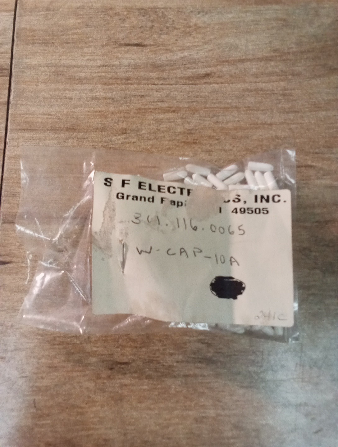 Lot Of 10 Unbranded White Toggle Switch Caps W-CAP-10-A