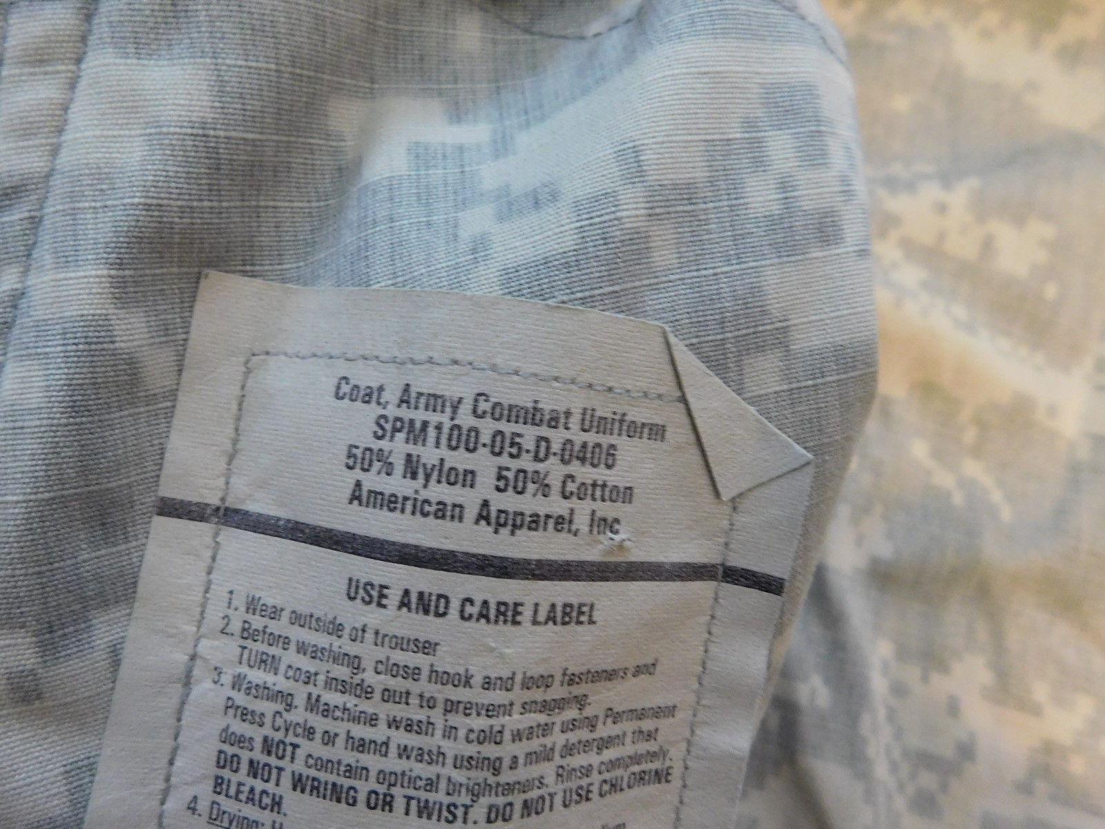 US ARMY ACU TOP COAT SIZE MEDIUM-REGULAR
