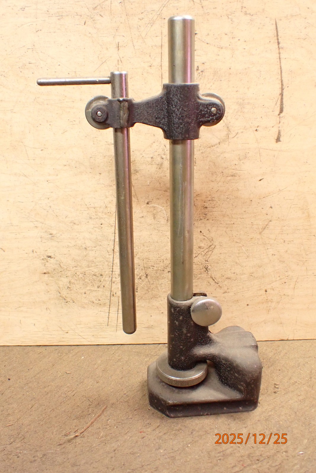 VINTAGE AMERICAN STANDARD CO. INDICATOR TEST STAND W/ MICRO-ADJUSTMENT MACHINIST
