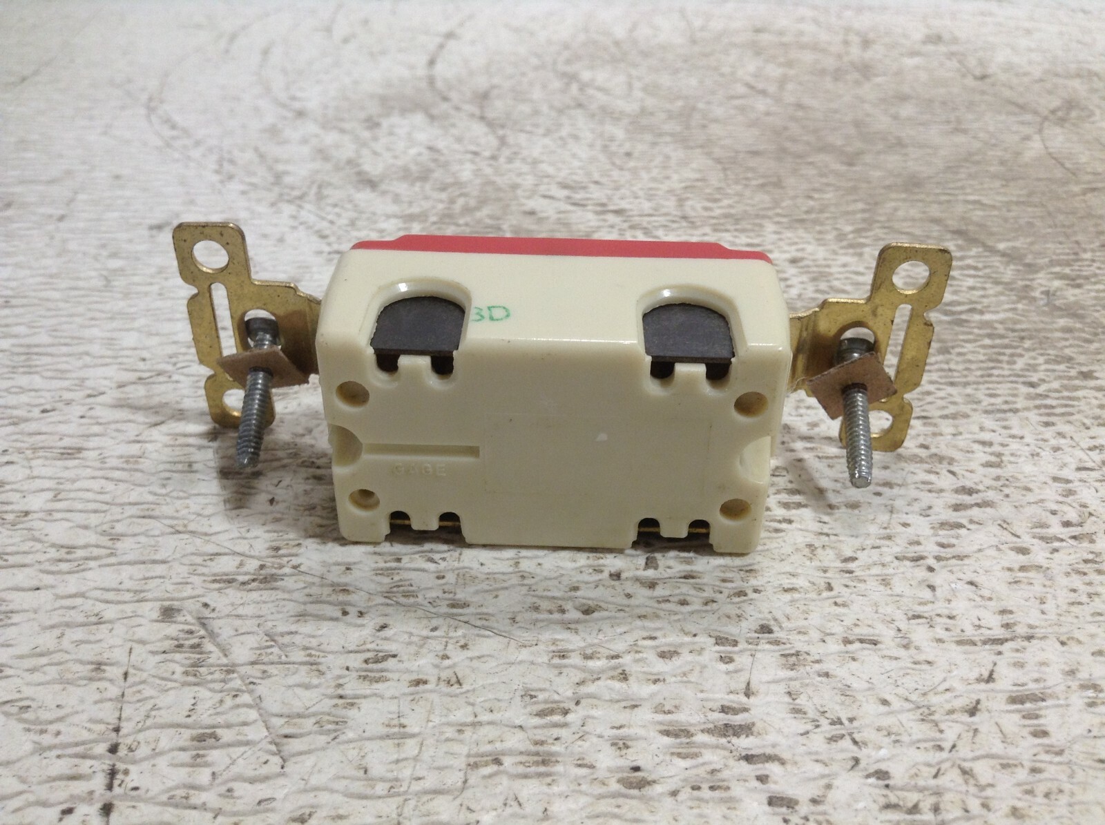 Bryant Key Toggle Switch 20/10 Amp 120/277 VAC Red (TB)