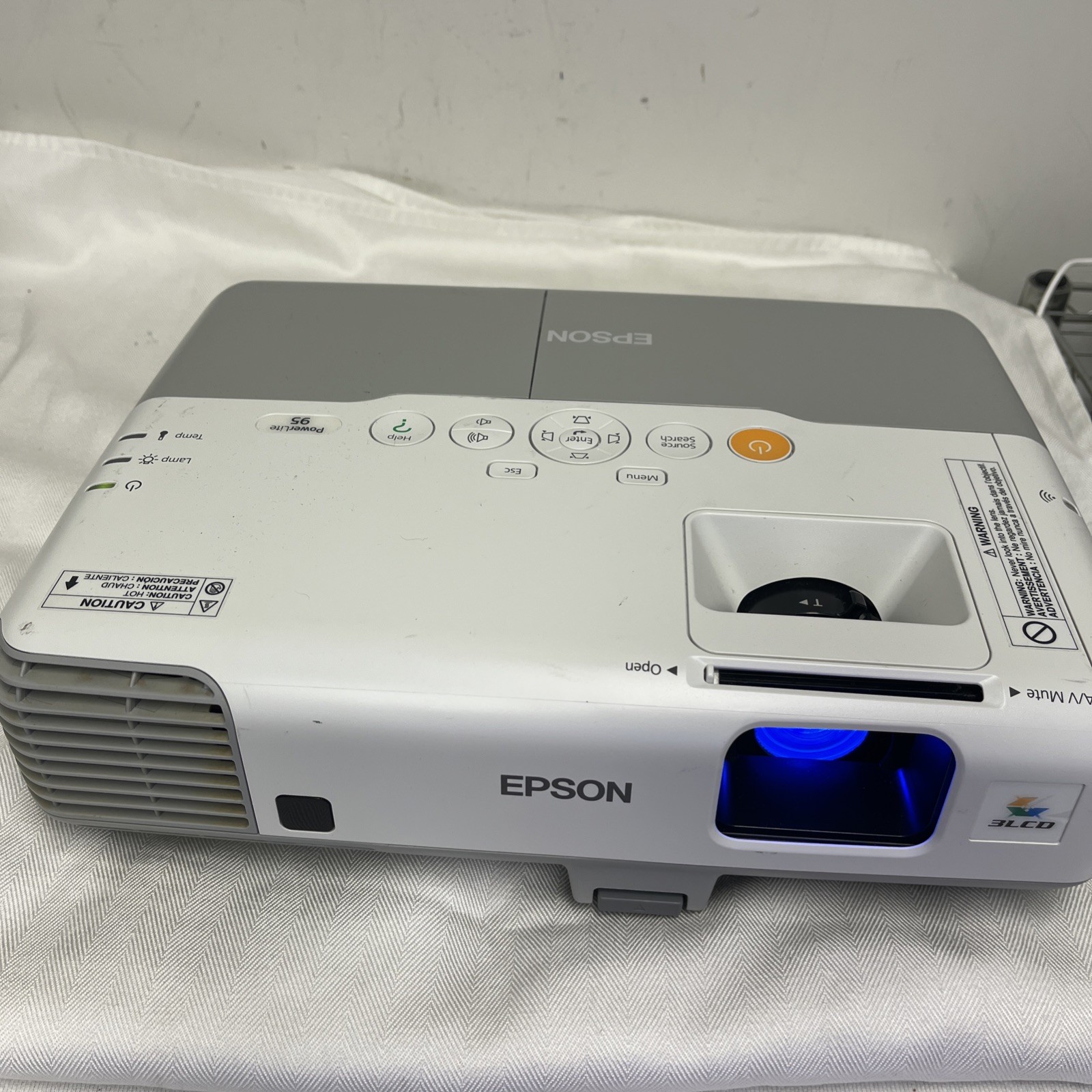 Epson PowerLite 95, HDMI Projector, 2600 Lumens 1024x768 2000:1, 630 Lamp Hours