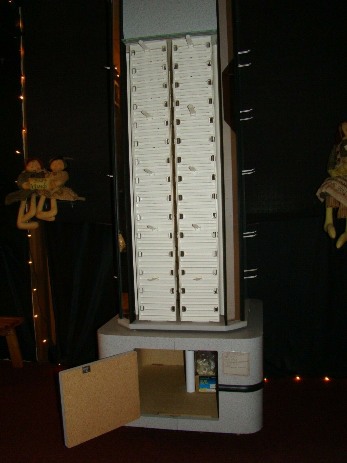 4-SIDED FLOOR SPINNER DISPLAY