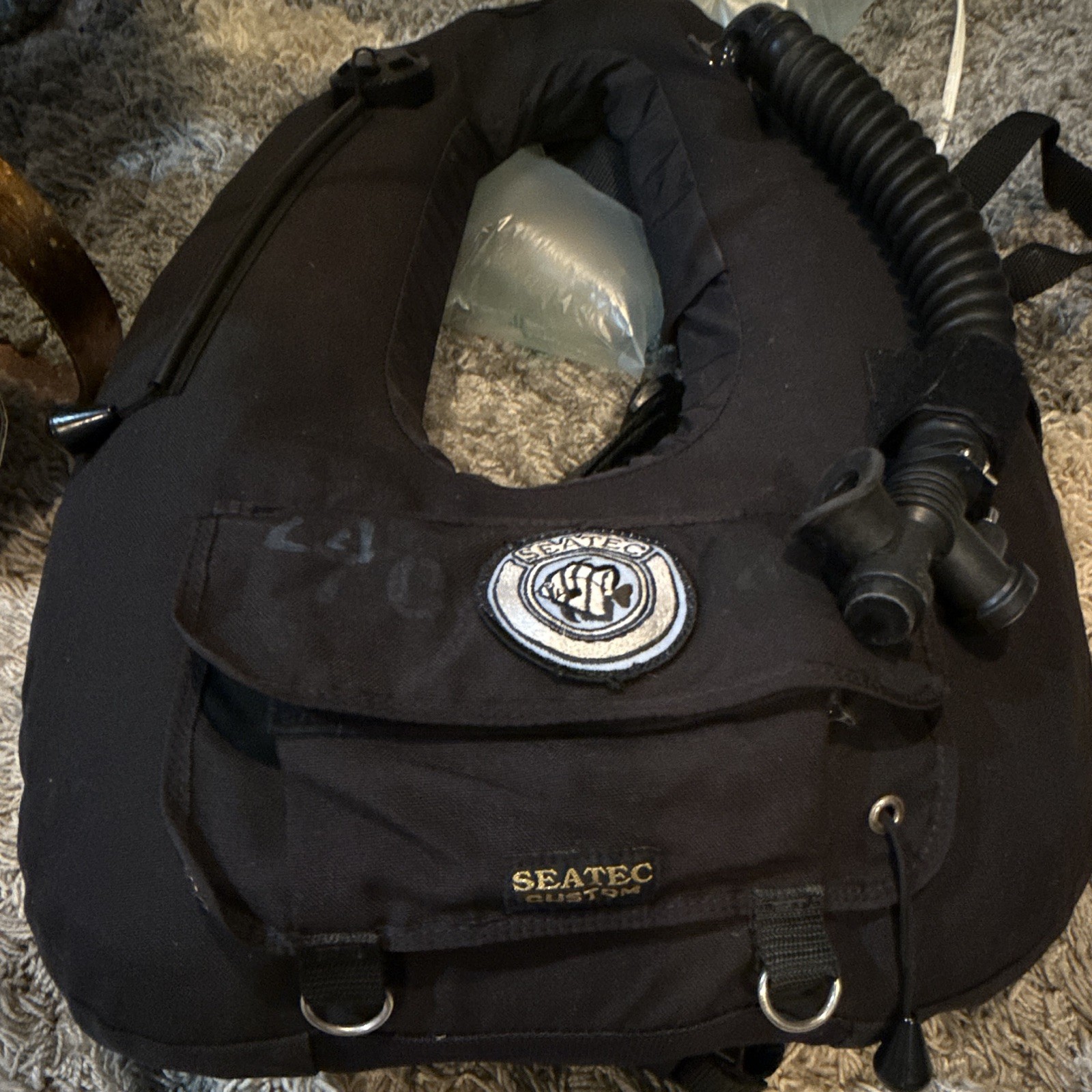 SEATEC US NAVY- STYLE “horse collar” BCD for Scuba