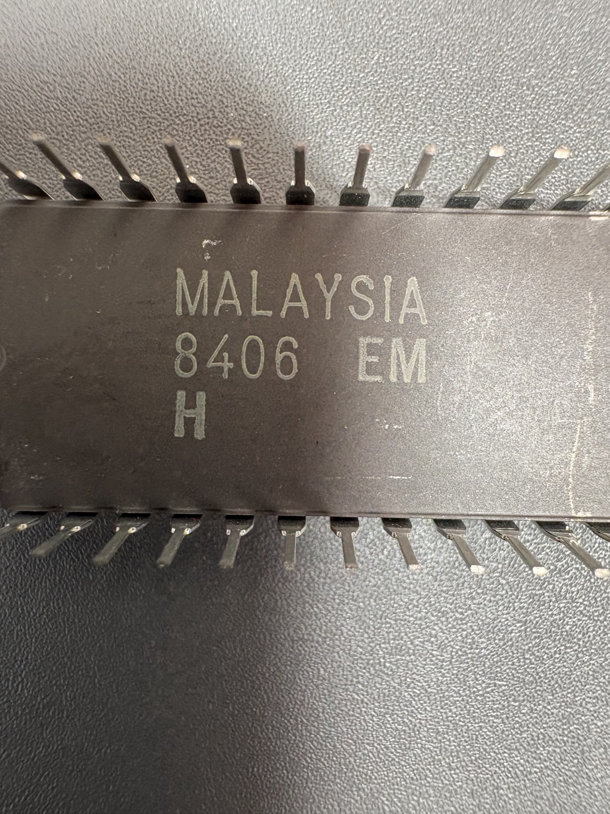 Intel D8086 Vintage CPU Processor 16-bit DIP 40 Malaysia 8406 Collectible